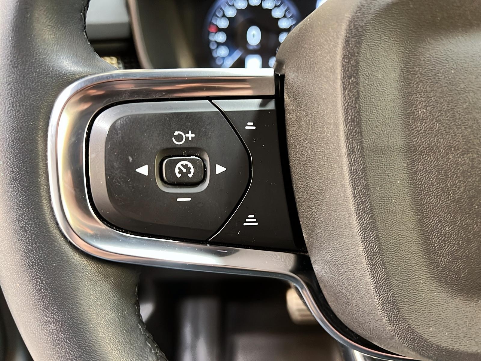 Volvo XC40 T5 R-DESIGN TOIT PANO NAV 2022 - image #22