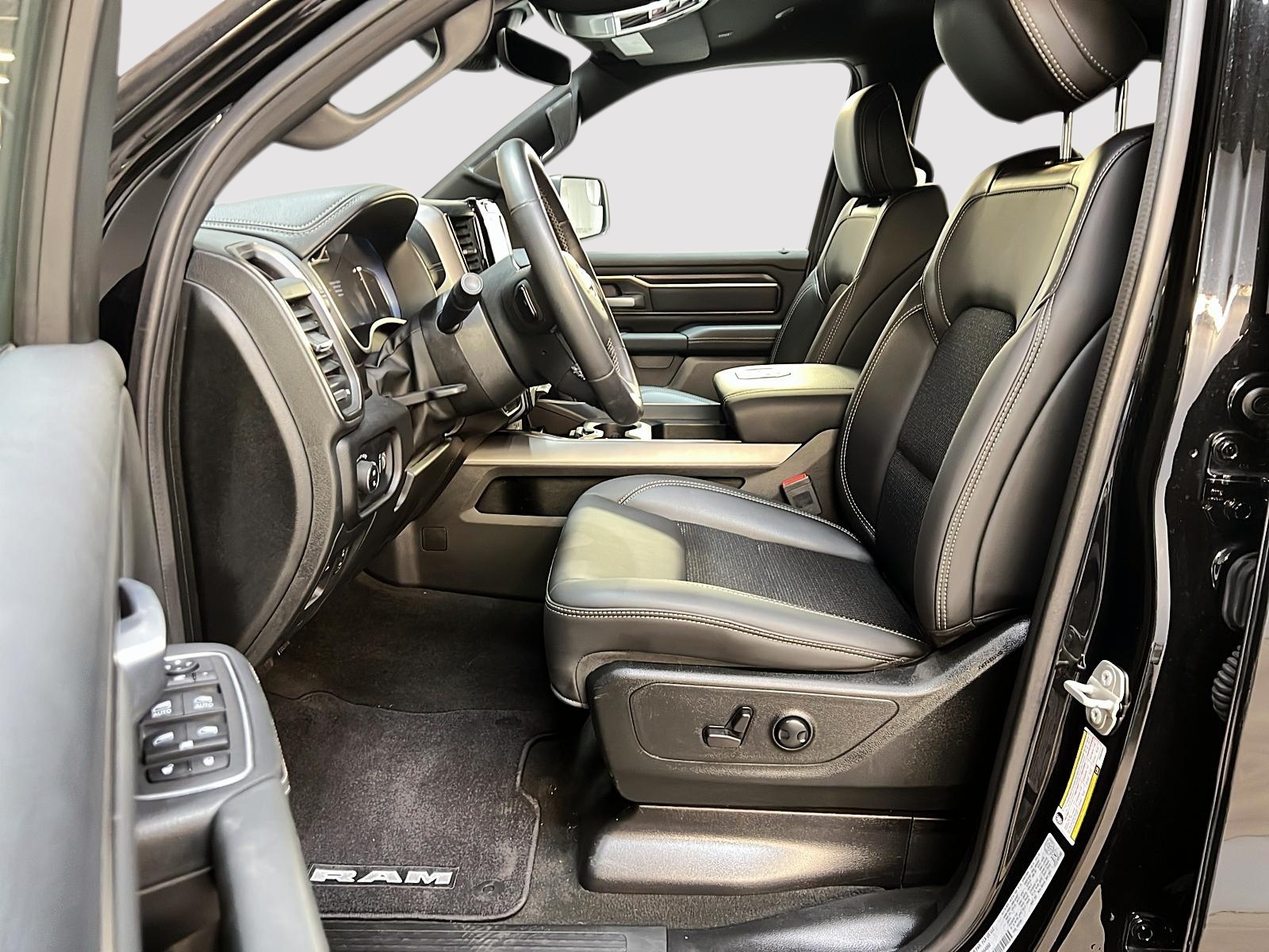 RAM 1500 SPORT 5.7 HEMI CREW CAB NAV 4X4 2023 - image #7