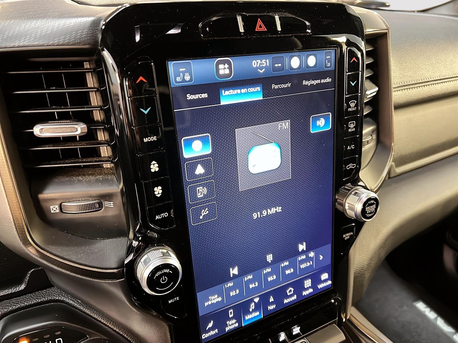 RAM 1500 SPORT 5.7 HEMI CREW CAB NAV 4X4 2023 - image #15