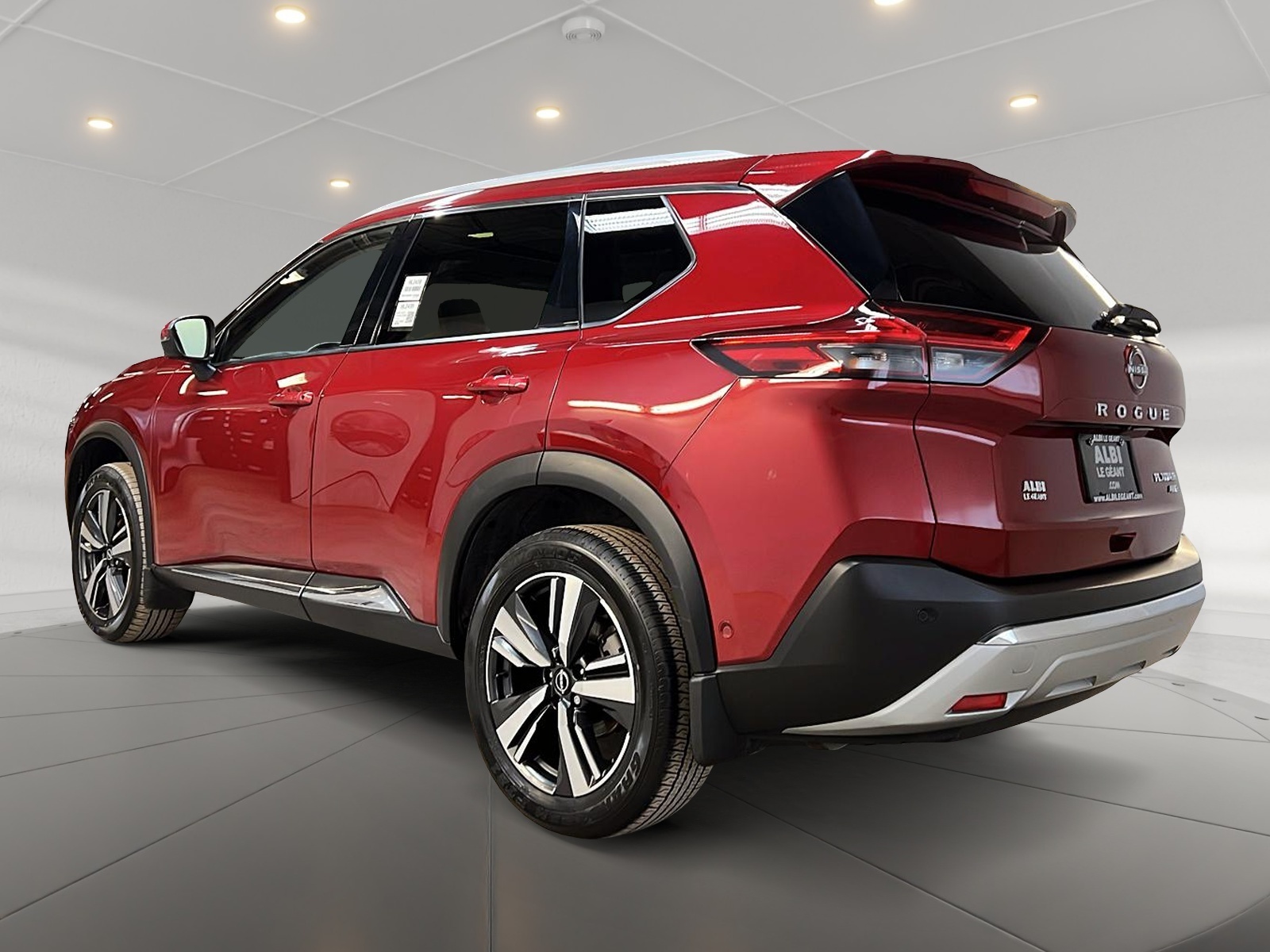 Nissan Rogue PLATINUM CUIR TOIT PANO NAV 4RM 2023 - image #6