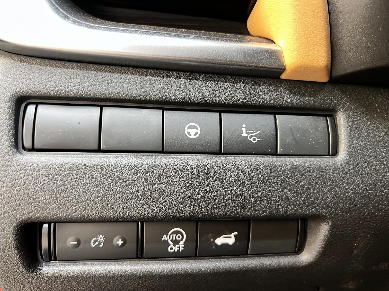 Nissan Rogue PLATINUM CUIR TOIT PANO NAV 4RM 2023 - image #24
