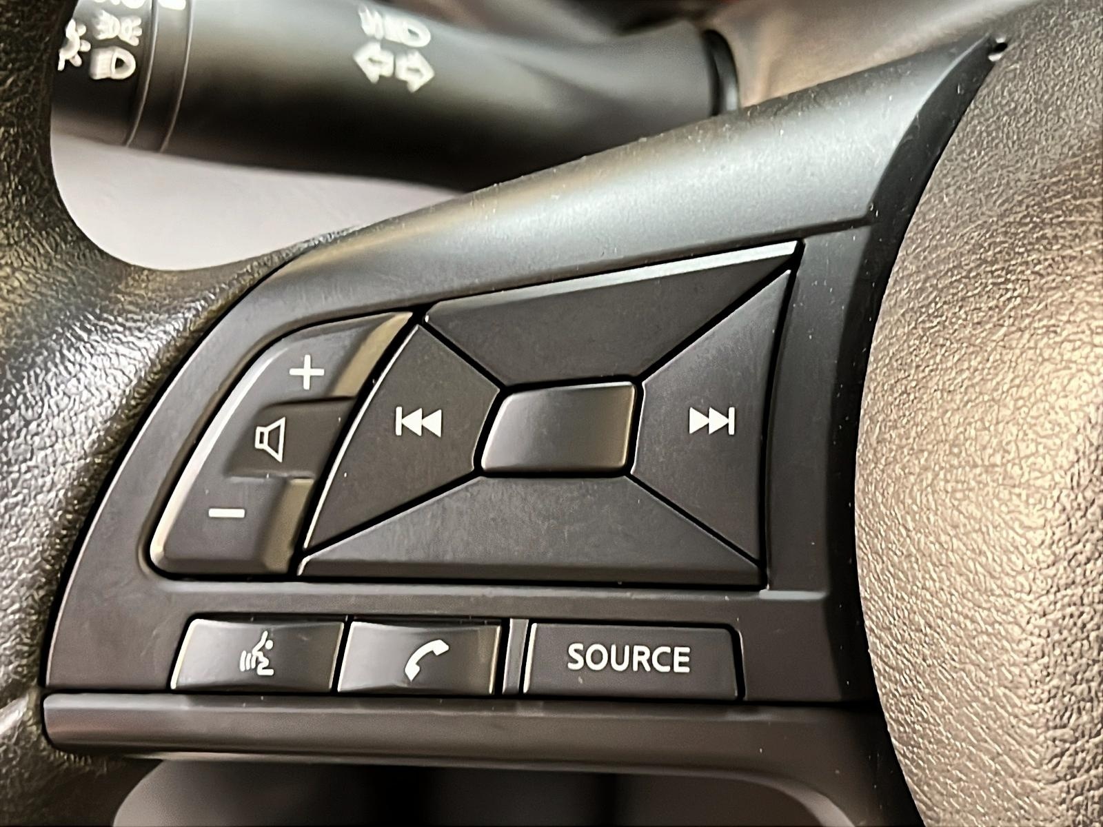 Nissan Kicks S 2023 - image #19