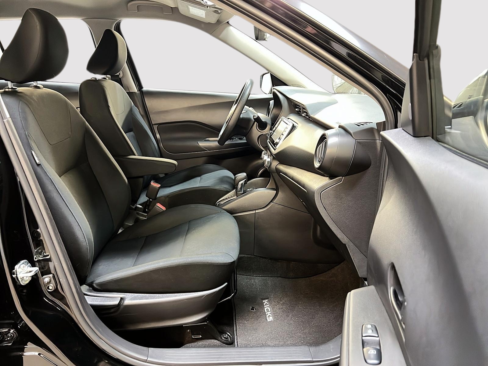 Nissan Kicks S 2023 - image #8