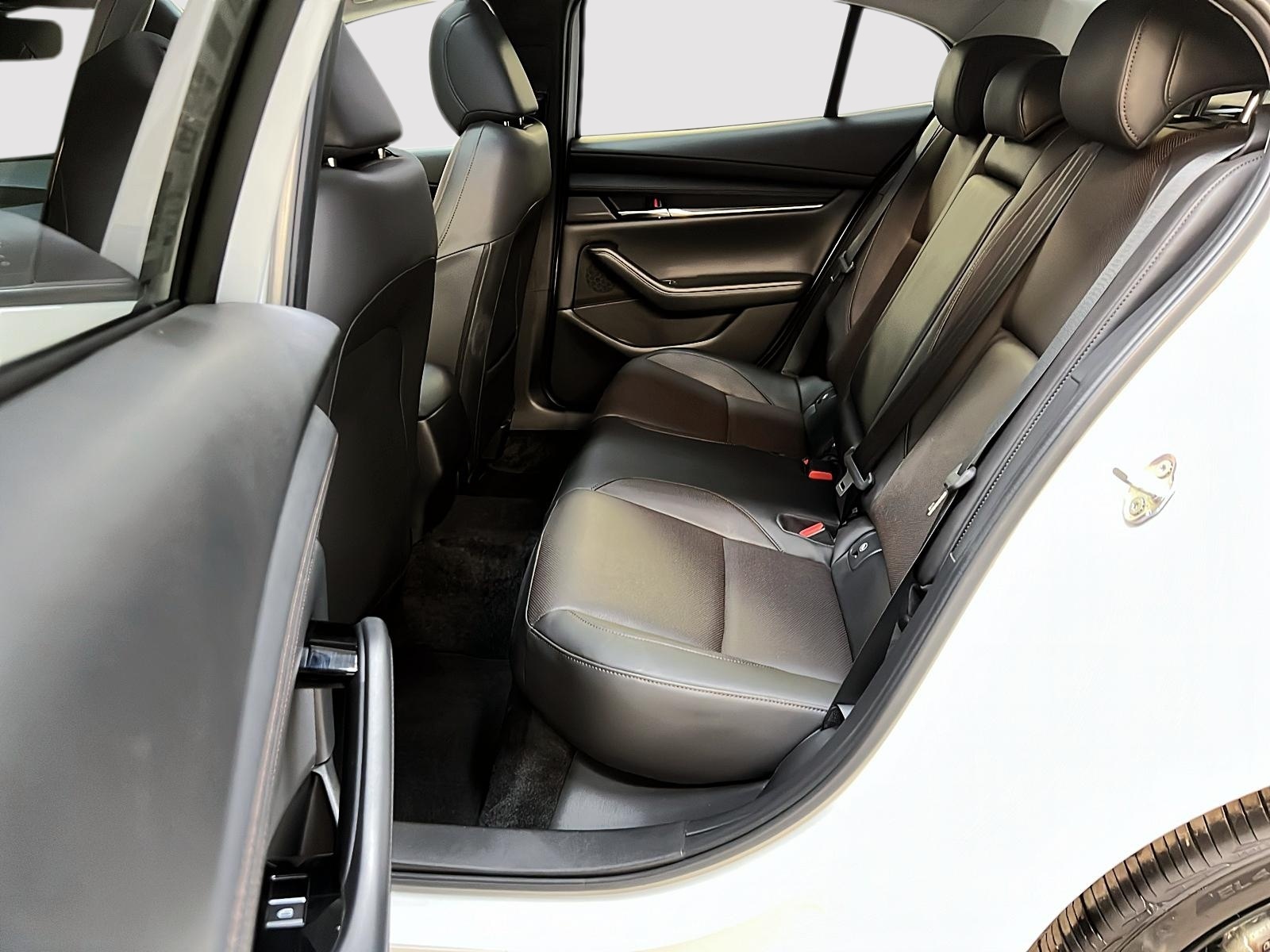 Mazda Mazda3 GT TURBO CUIR TOIT NAV 4RM 2024 - image #9