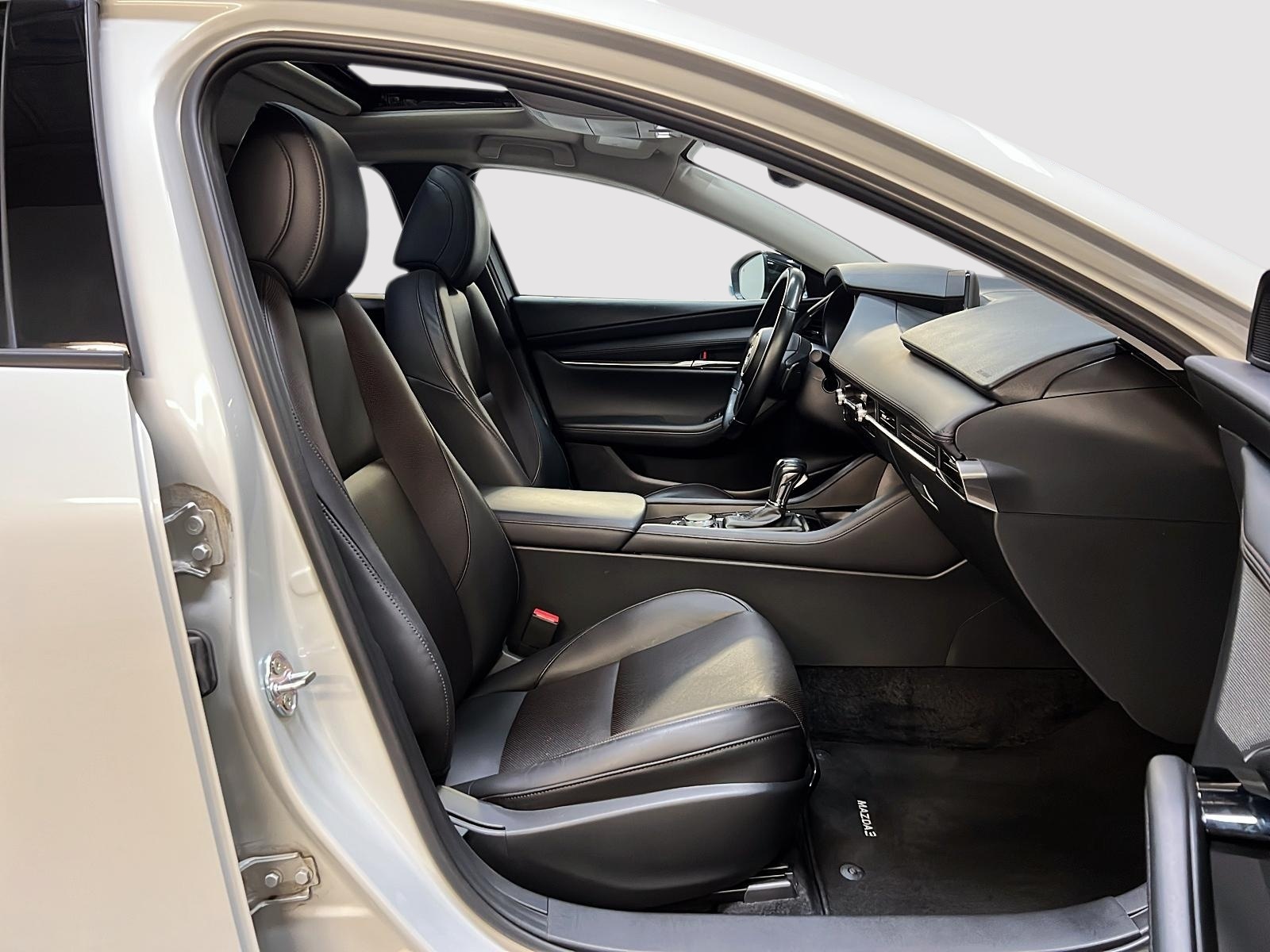 Mazda Mazda3 GT TURBO CUIR TOIT NAV 4RM 2024 - image #8