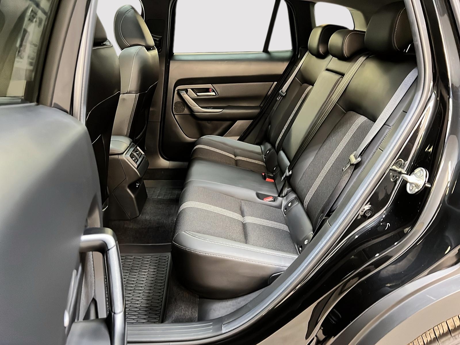 Mazda CX-50 GS LUXE TOIT PANO 4RM 2024 - image #9