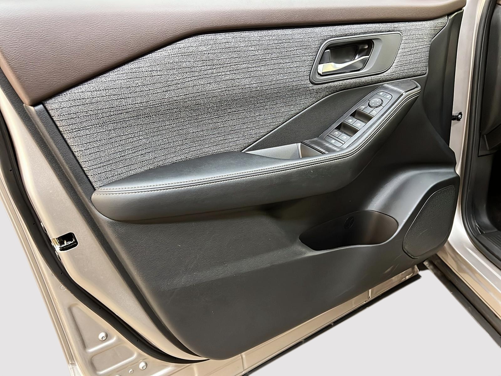 Nissan Rogue SV TOIT PANO 4RM 2023 - image #23