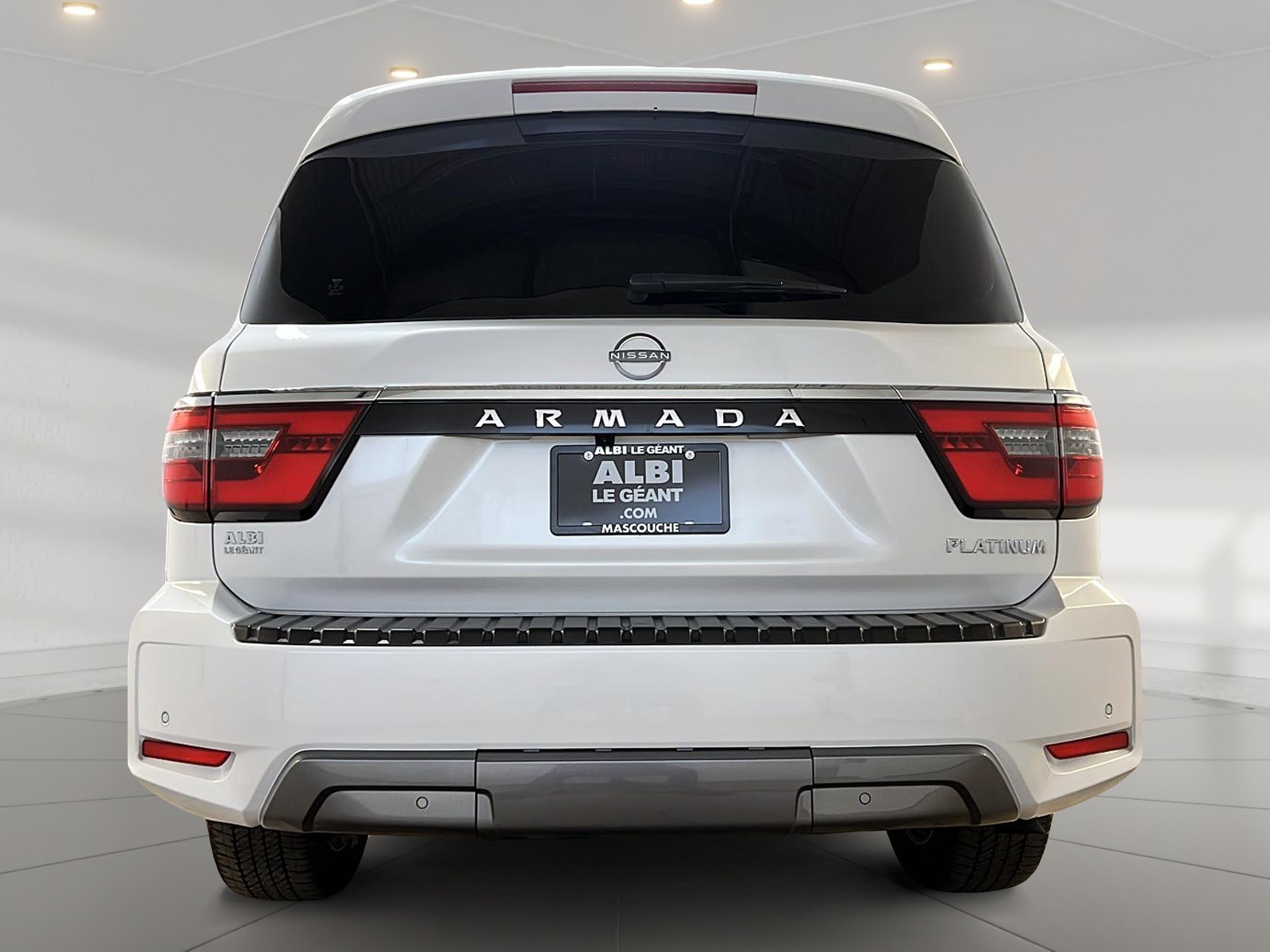 Nissan Armada PLATINUM CUIR TOIT NAV 4RM 2023 - image #5