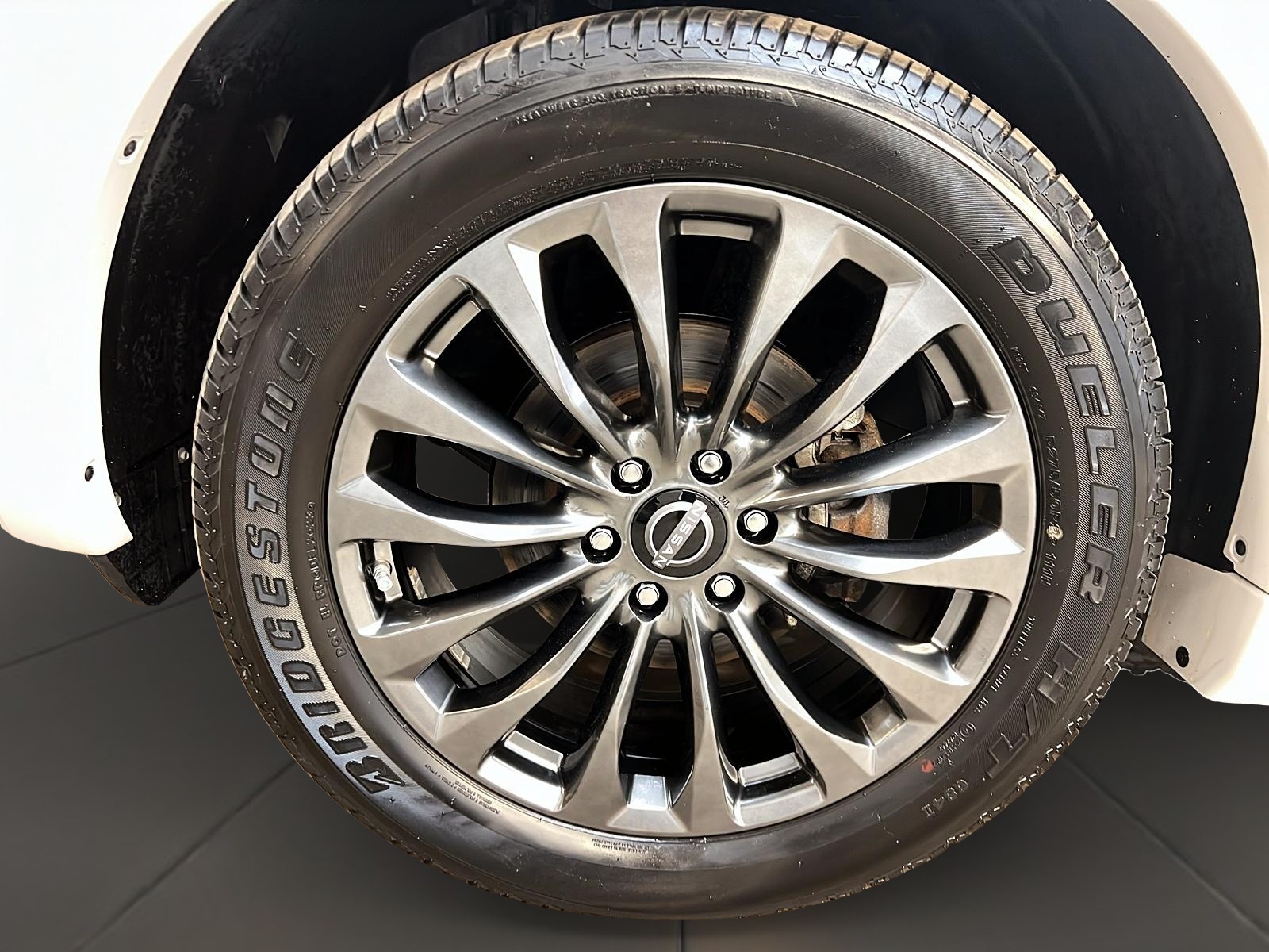 Nissan Armada PLATINUM CUIR TOIT NAV 4RM 2023 - image #32