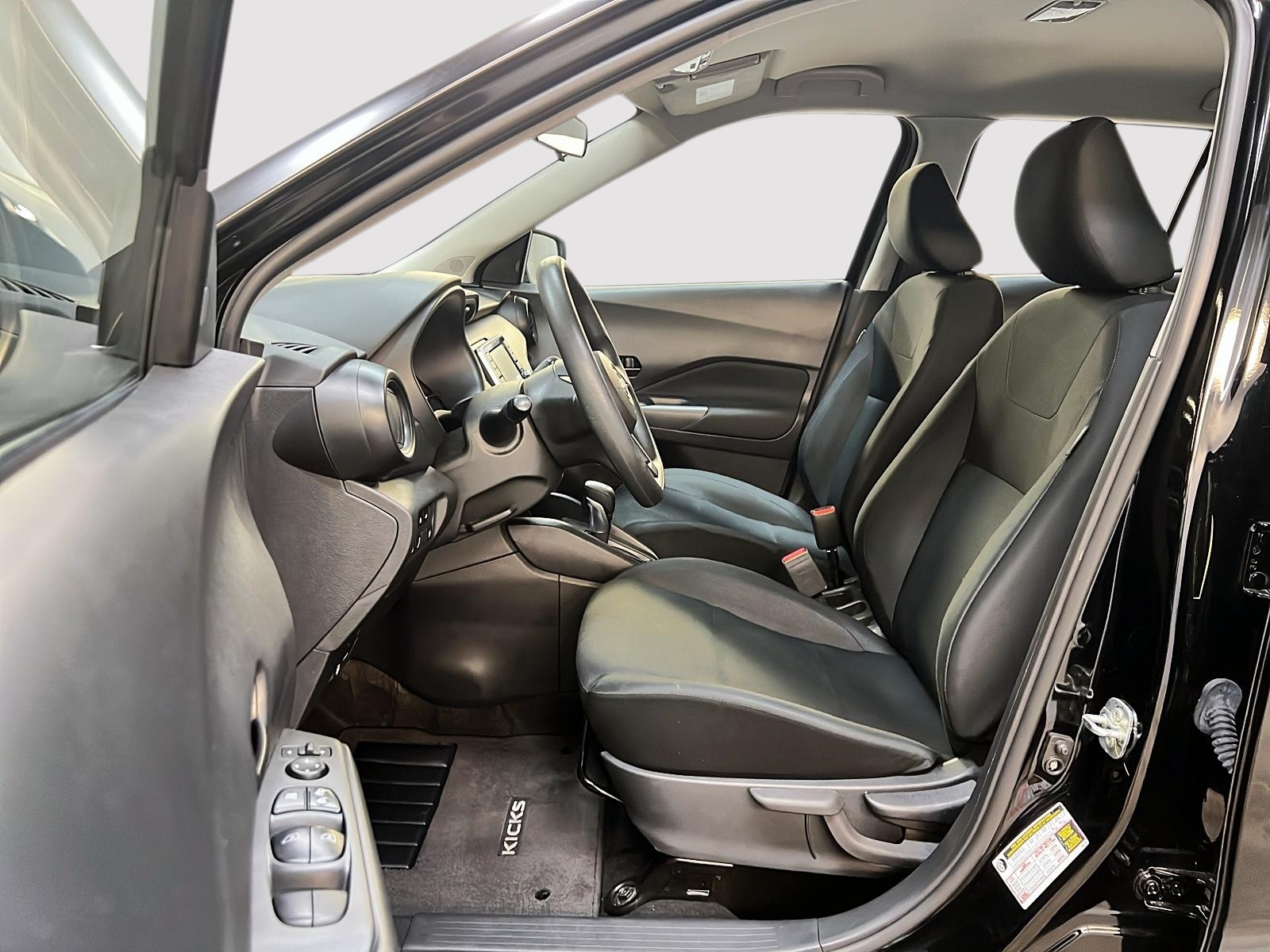 Nissan Kicks S 2023 - image #7