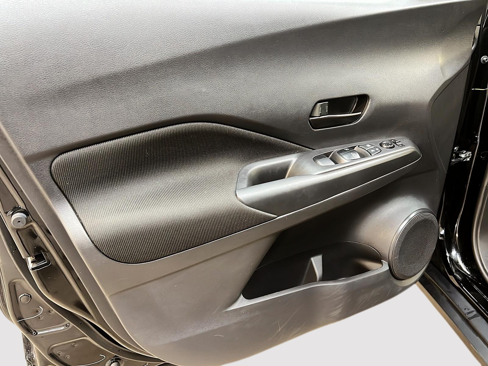 Nissan Kicks S 2023 - image #22