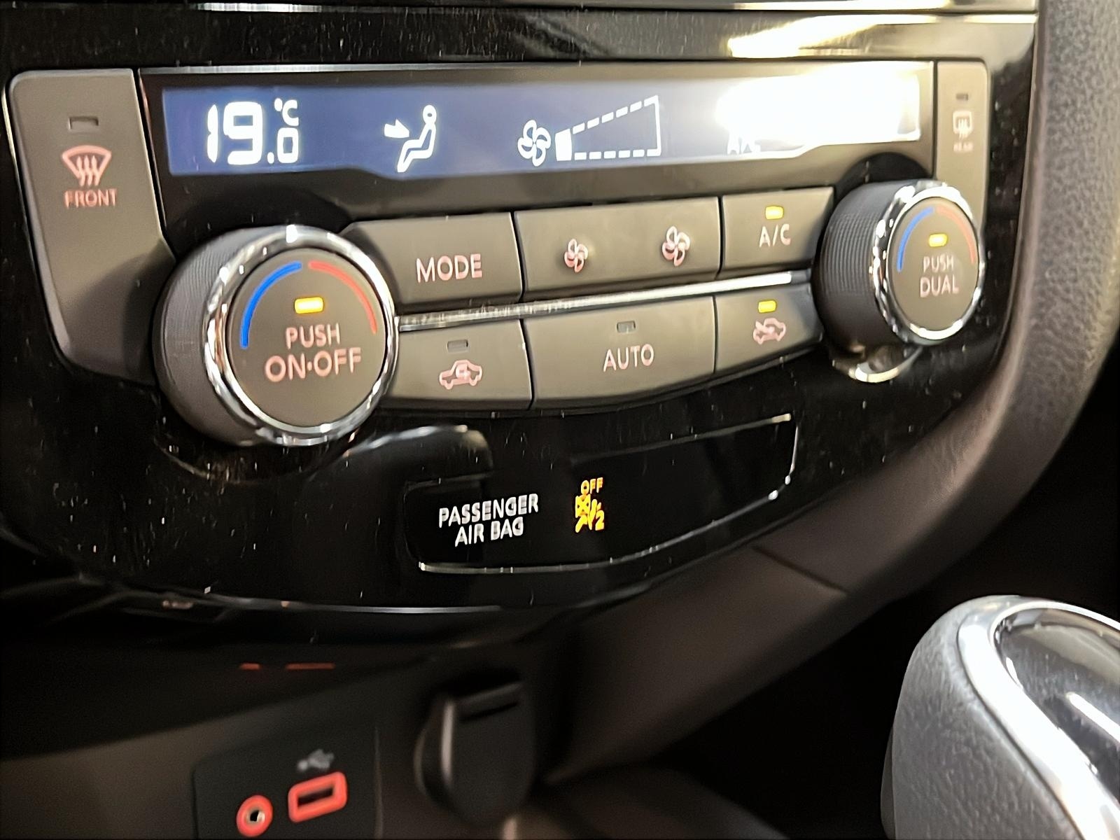 Nissan Qashqai SV TOIT 4RM 2023 - image #16