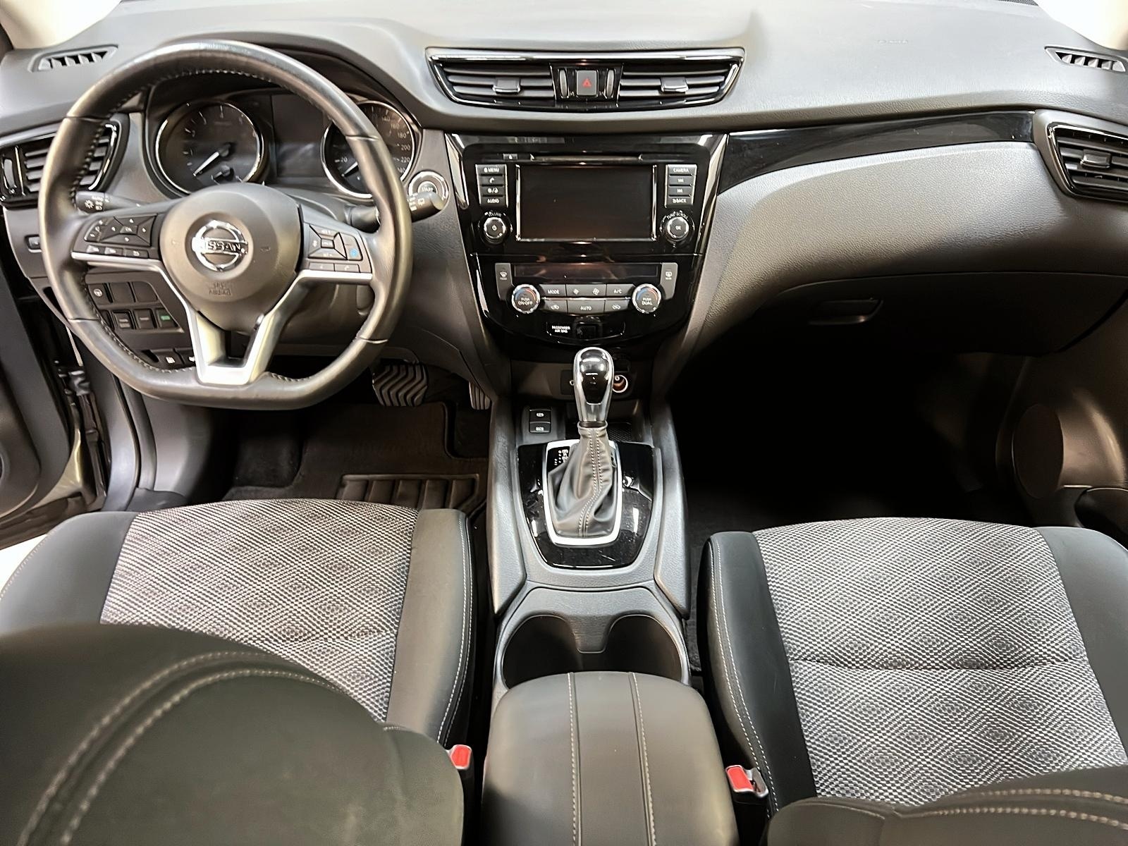 Nissan Qashqai SV TOIT 4RM 2023 - image #11
