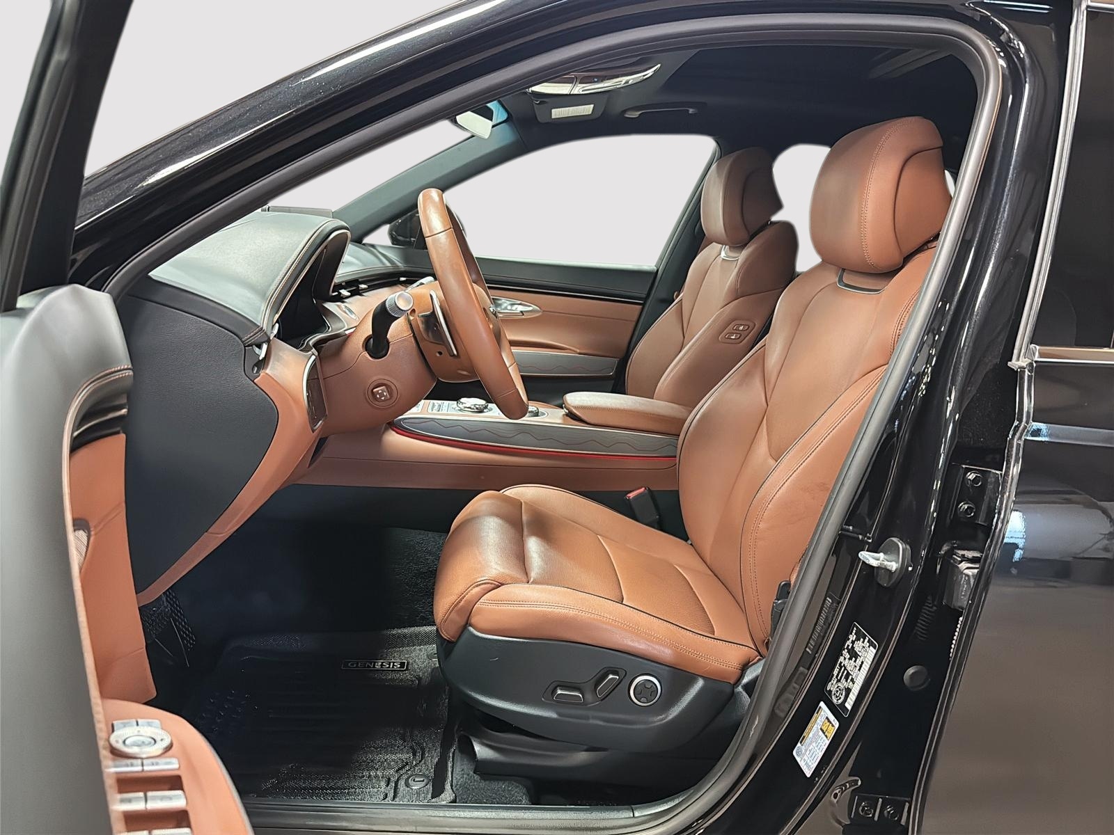 Genesis GV70 ADVANCED 2.5T CUIR TOIT PANO NAV 4RM 2022 - image #7