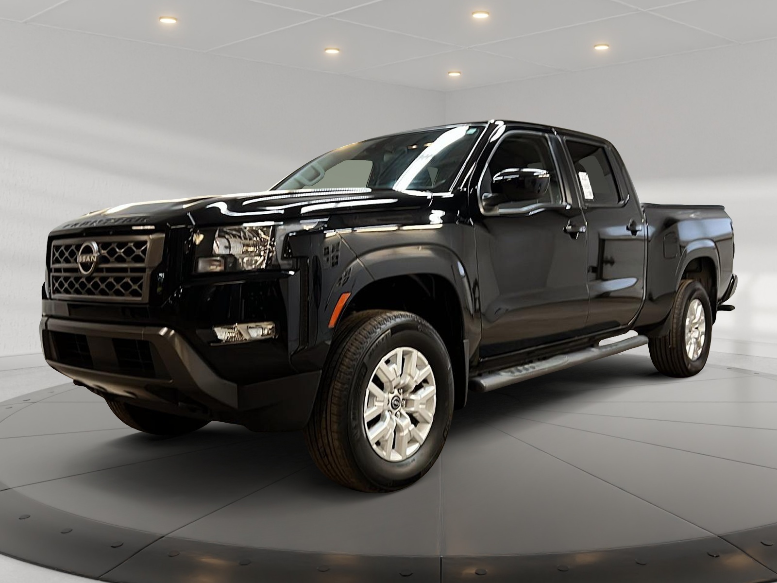 Nissan Frontier SV CREW CAB 4X4 2024 - image #1