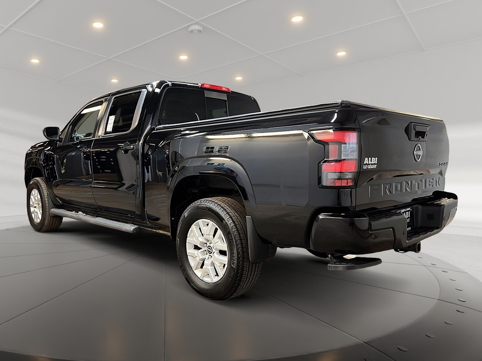 Nissan Frontier SV CREW CAB 4X4 2024 - image #6