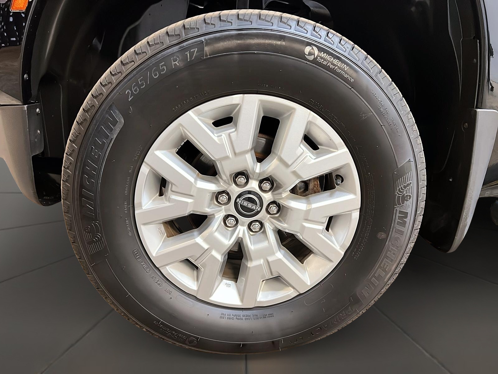 Nissan Frontier SV CREW CAB 4X4 2024 - image #28