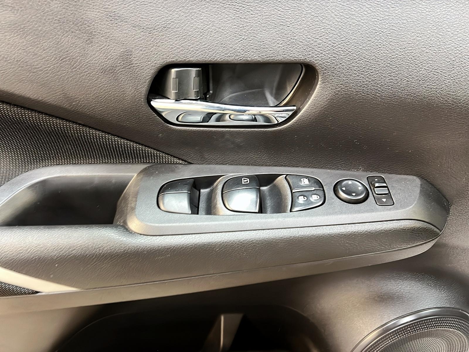 Nissan Kicks SV 2023 - image #21