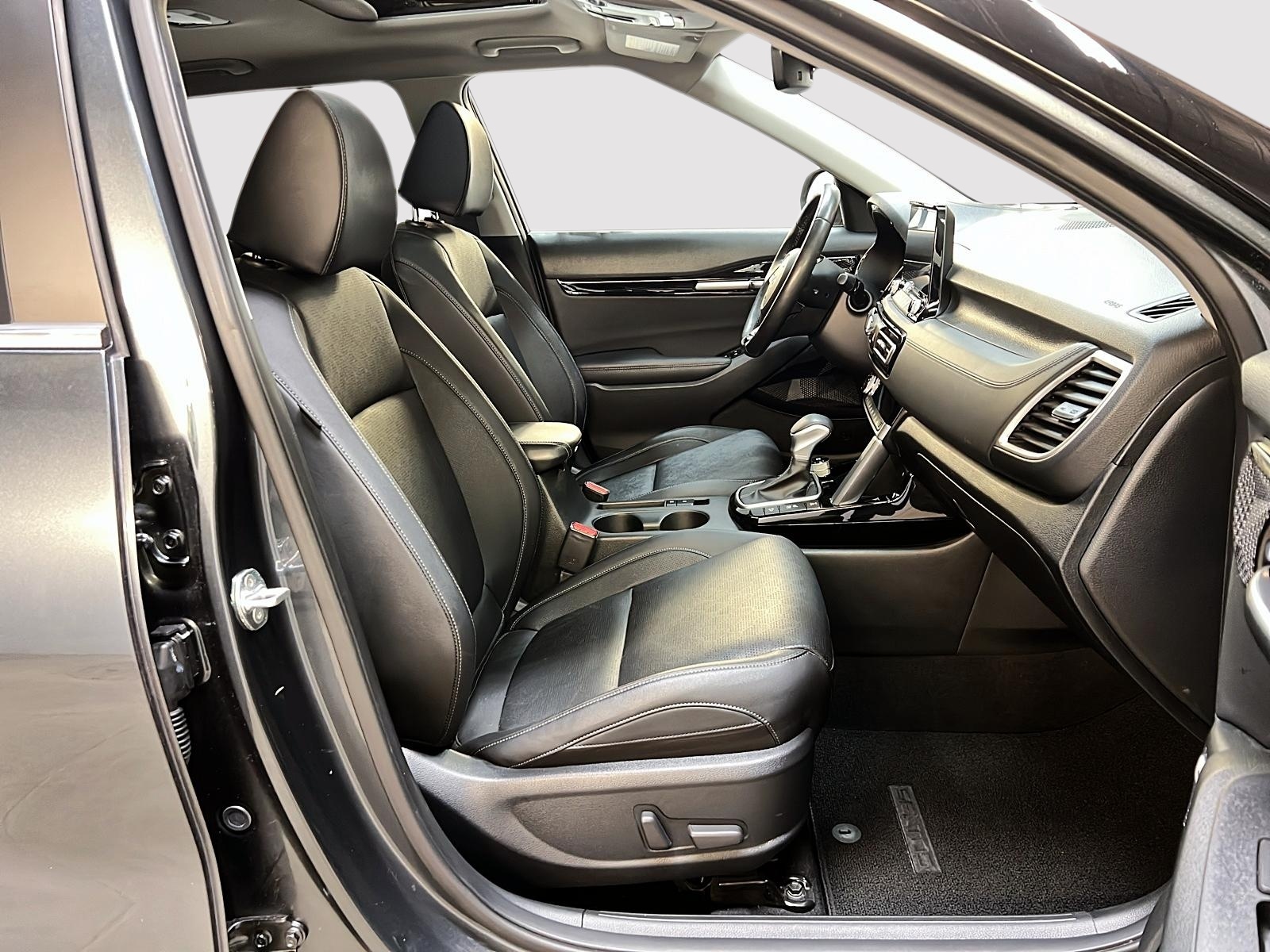 Kia SELTOS SX TURBO CUIR TOIT NAV 4RM 2023 - image #8