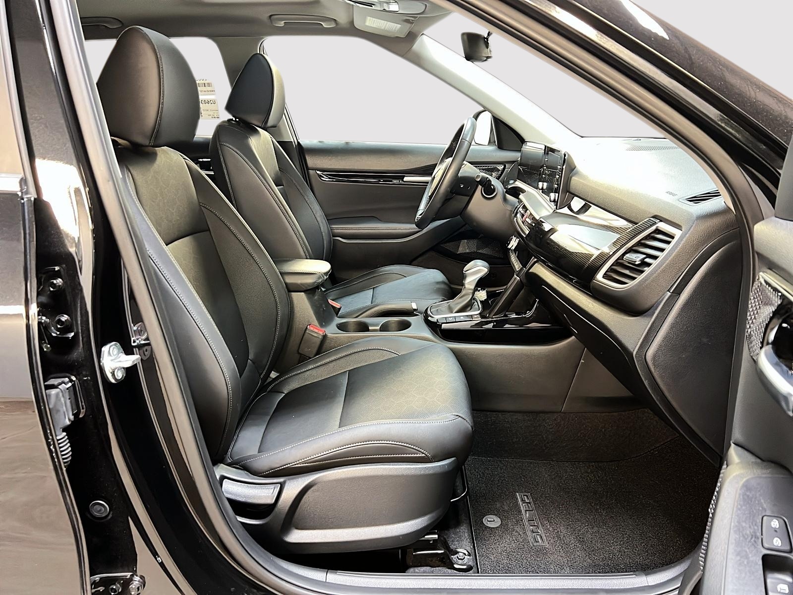 Kia SELTOS EX CUIR TOIT 4RM 2025 - image #8