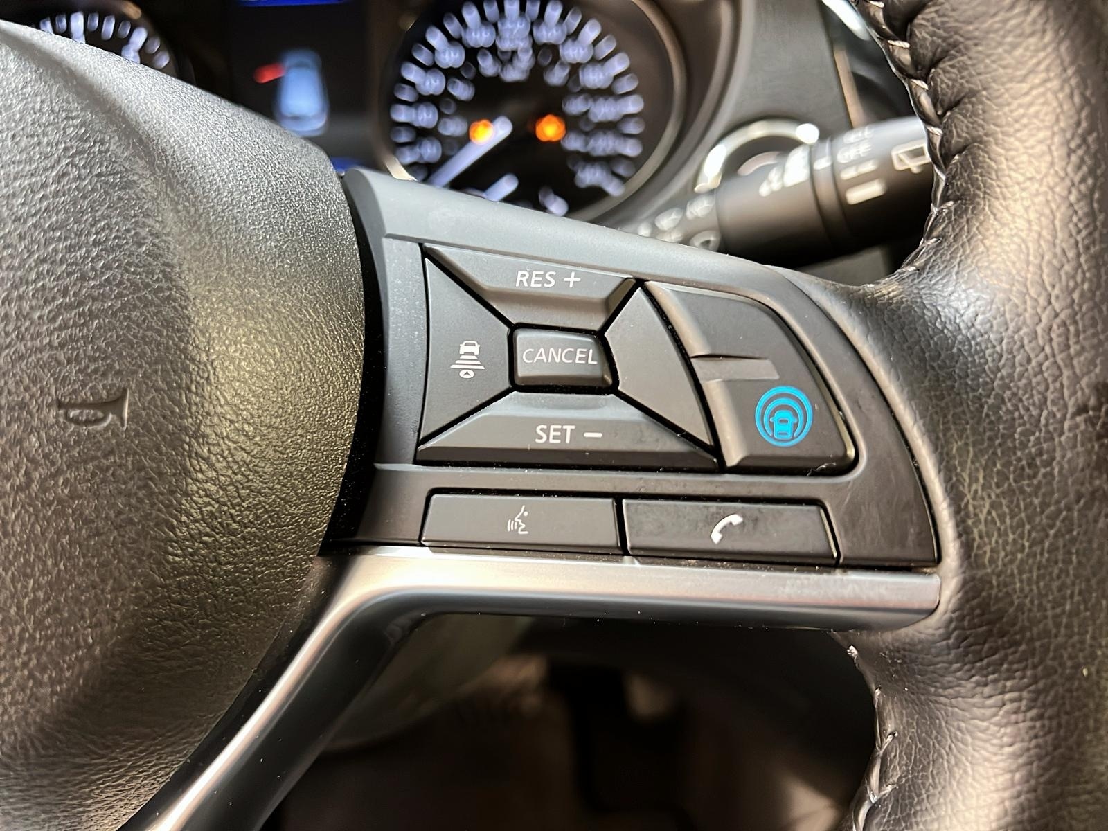 Nissan Qashqai SV TOIT 4RM 2023 - image #20