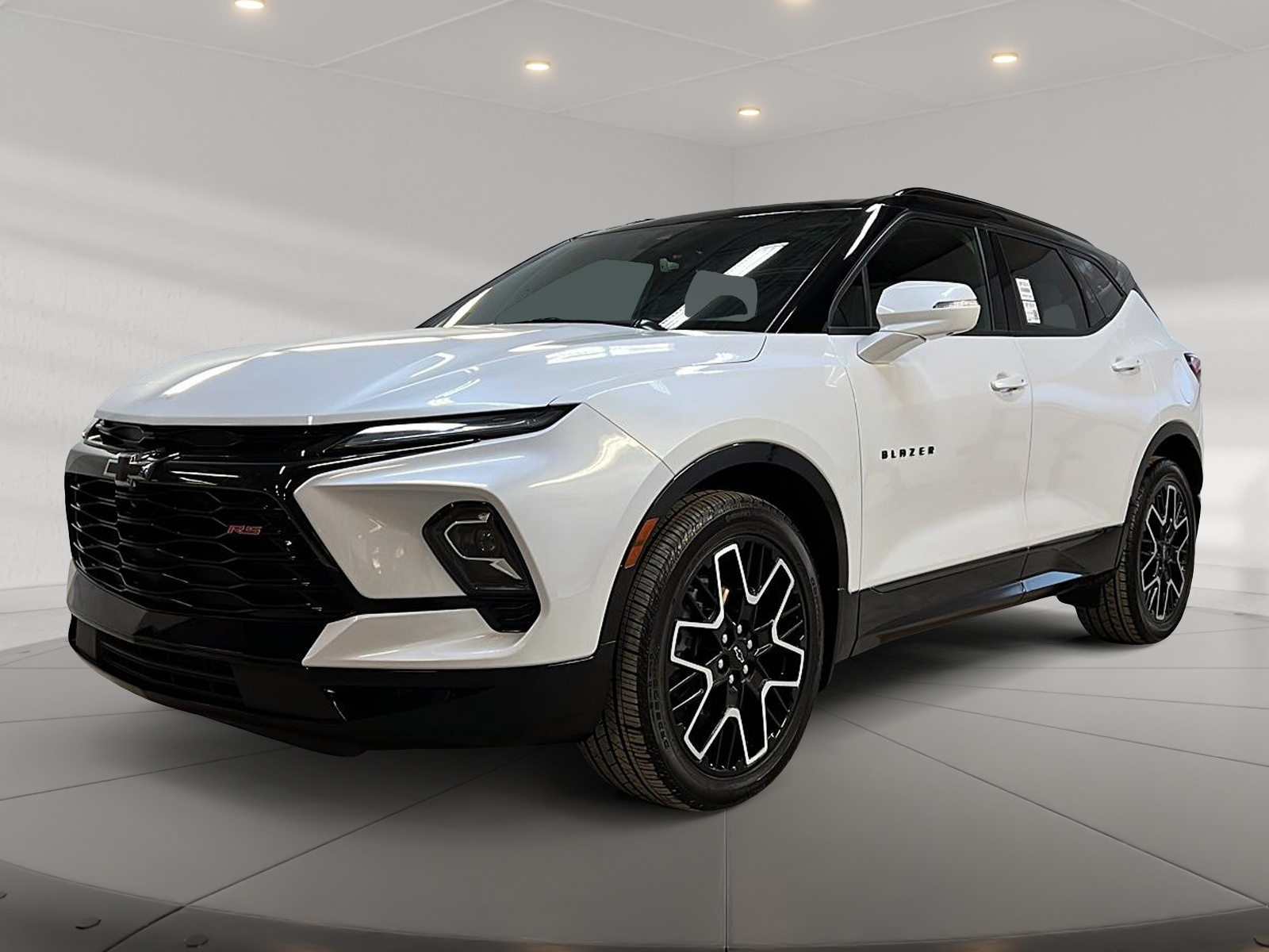 Chevrolet Blazer 1RS CUIR TOIT PANO NAV 4RM 2024 - image #1