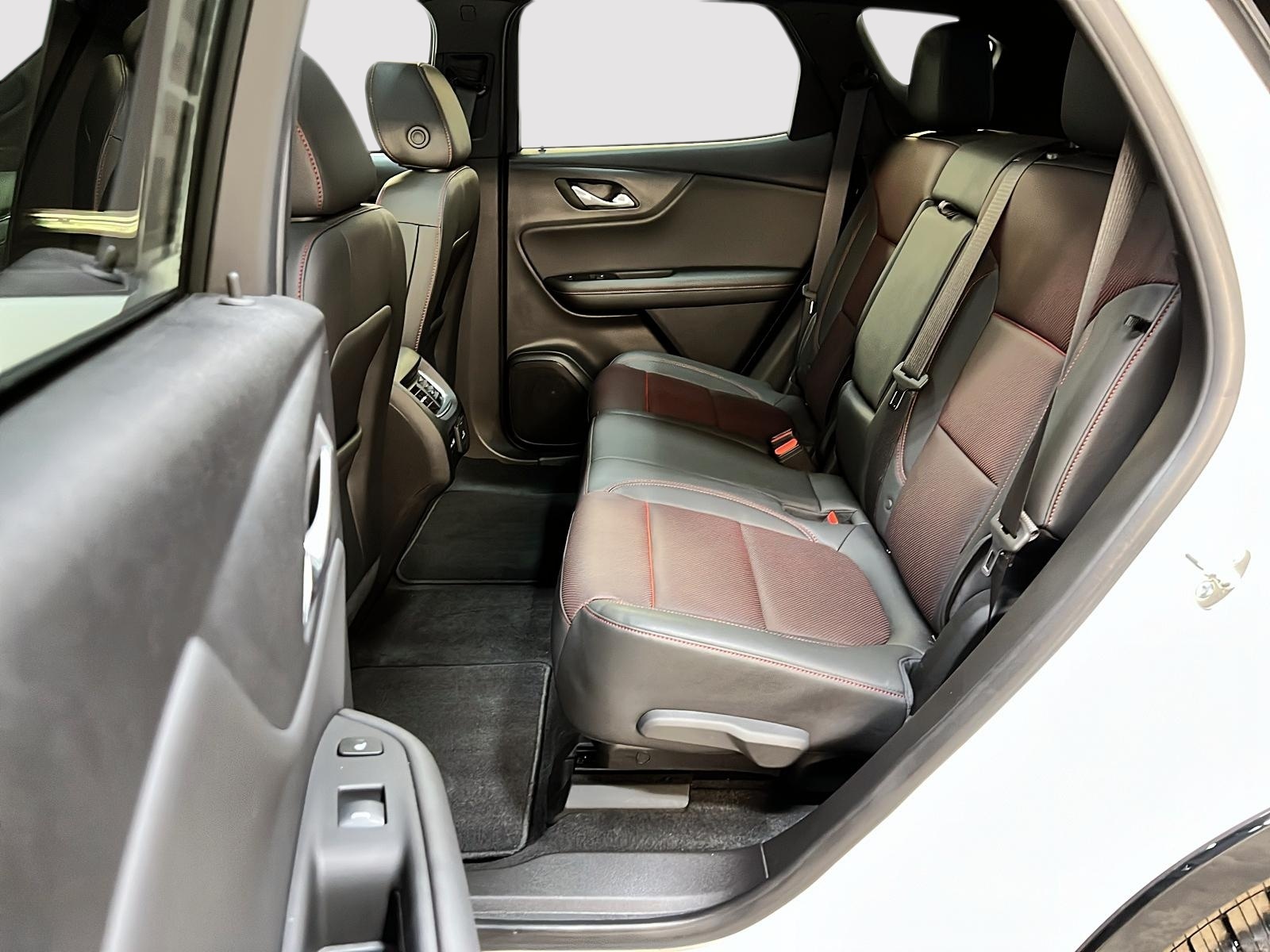 Chevrolet Blazer 1RS CUIR TOIT PANO NAV 4RM 2024 - image #9