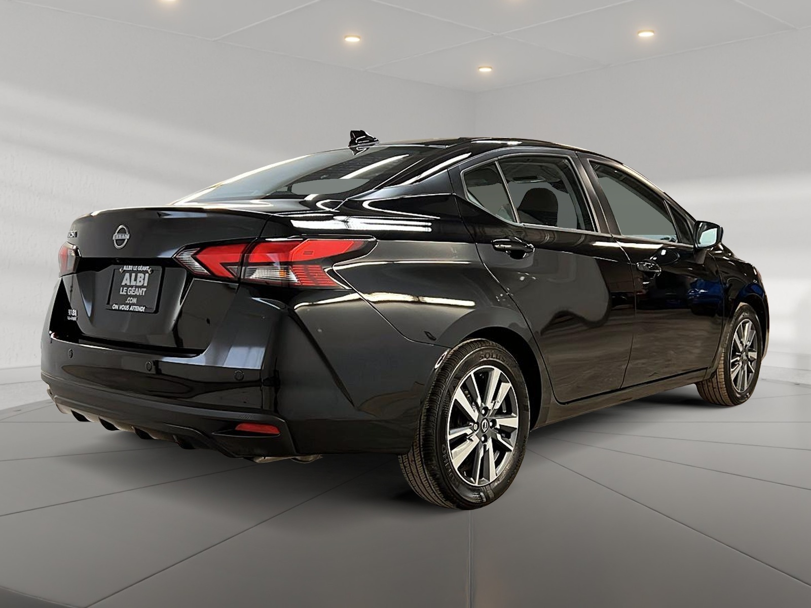 Nissan Versa SV 2025 — photo 4