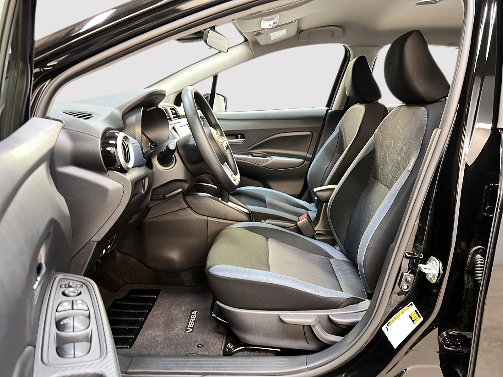 Nissan Versa SV 2025 — photo 7