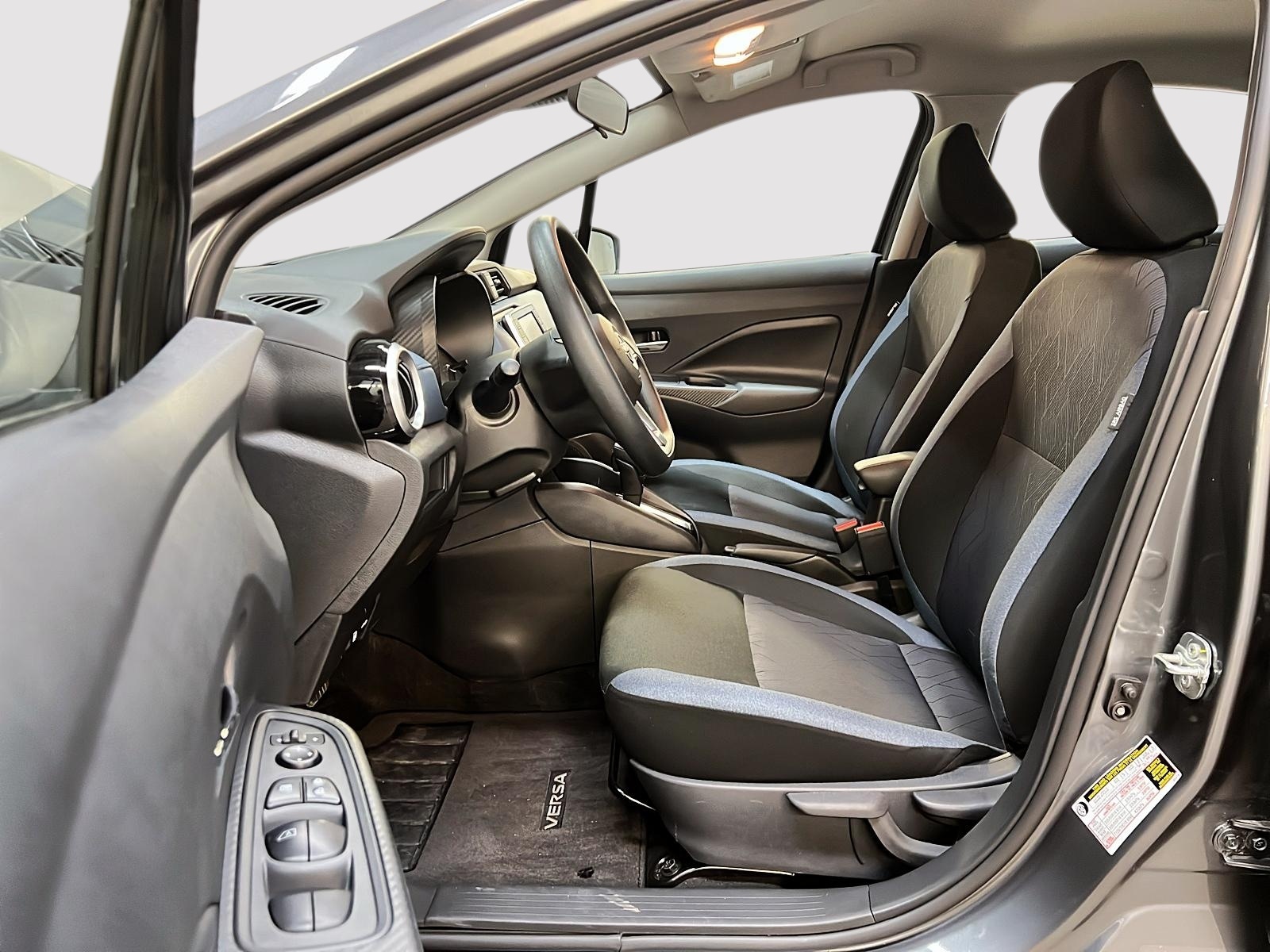 Nissan Versa SV 2025 — photo 7