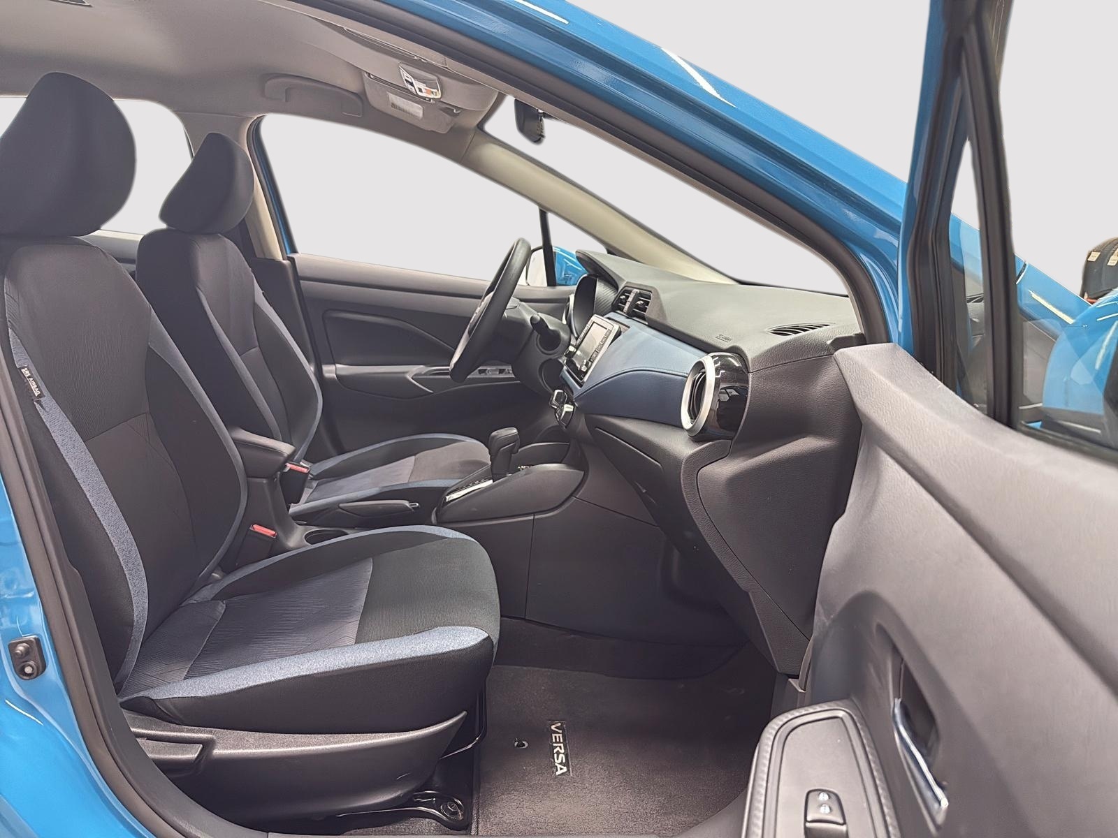 Nissan Versa SV 2025 — photo 8