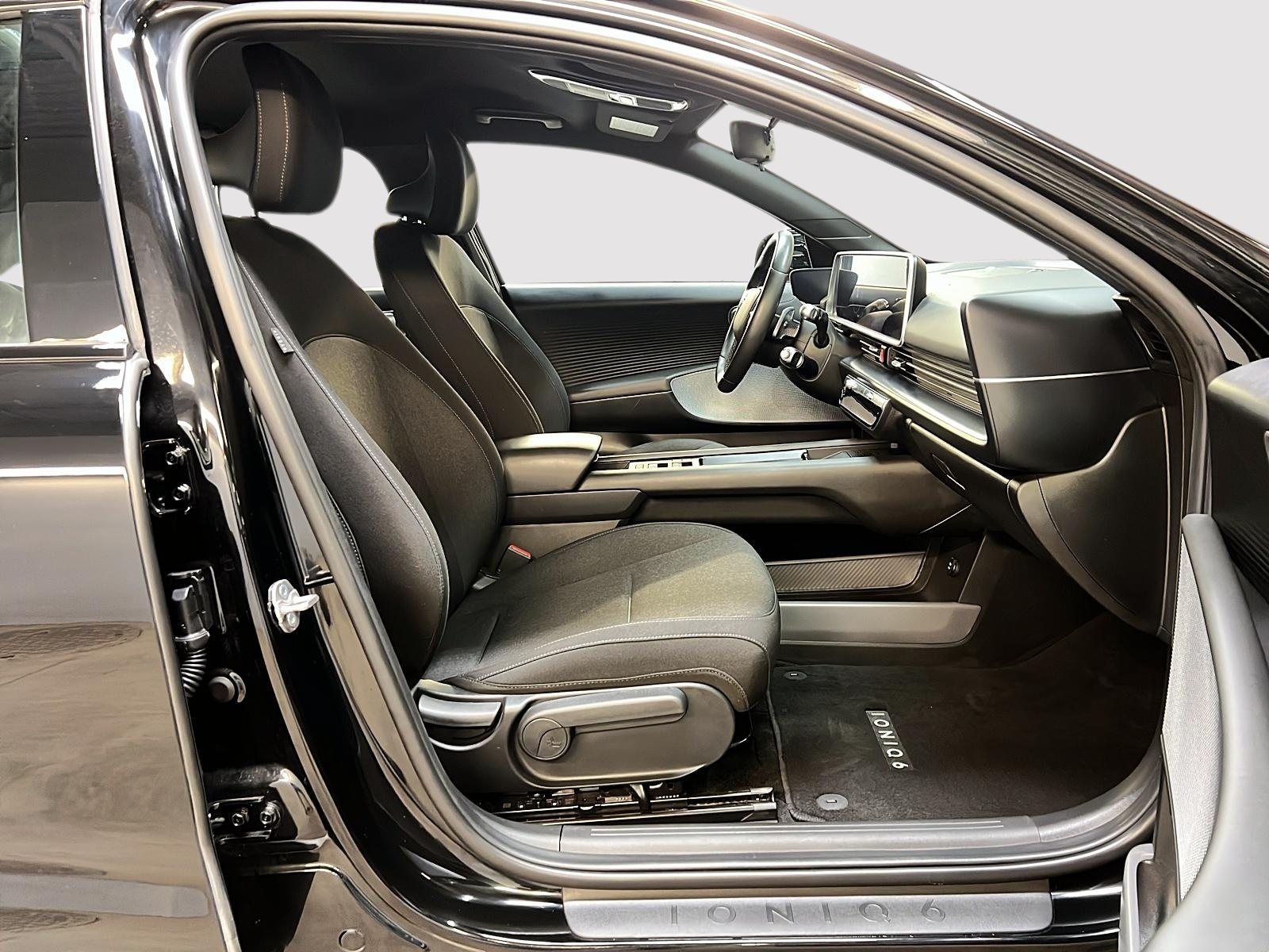 Hyundai IONIQ 6 PREFERRED LONG RANGE NAV 4RM 2024 - image #8