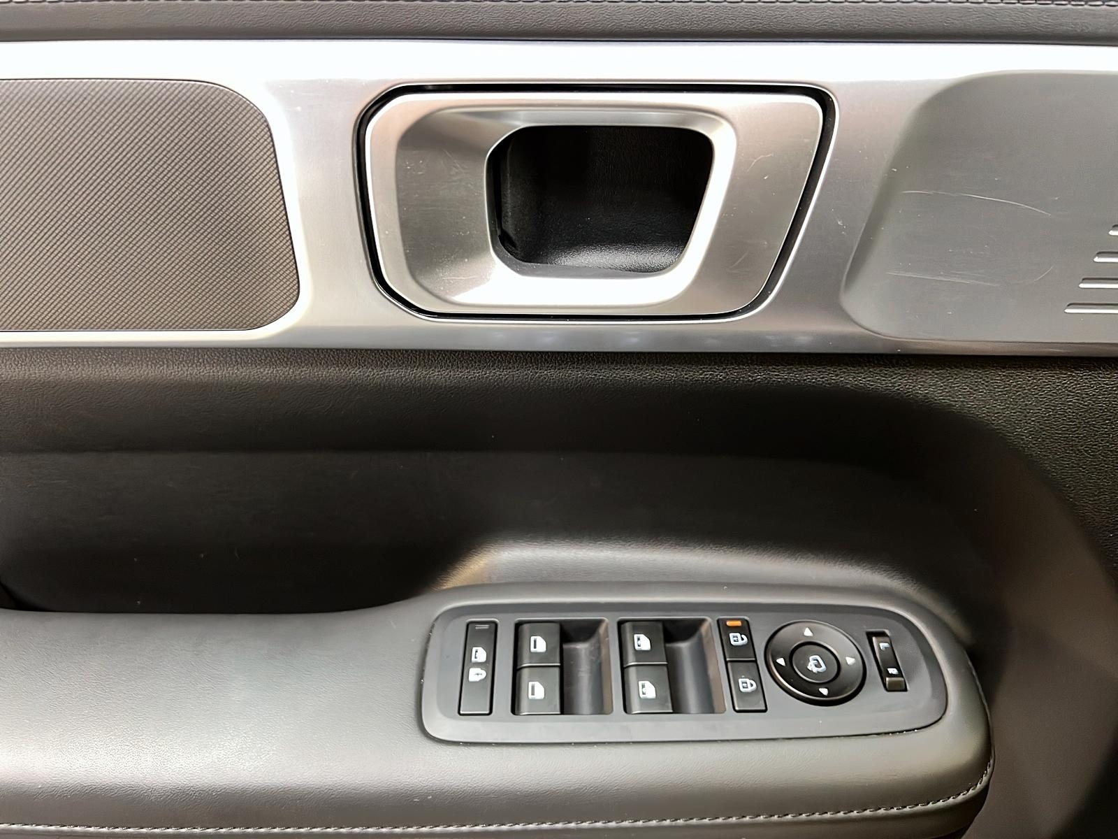 Hyundai Santa Fe XRT CUIR TOI 4RM 2024 - image #23