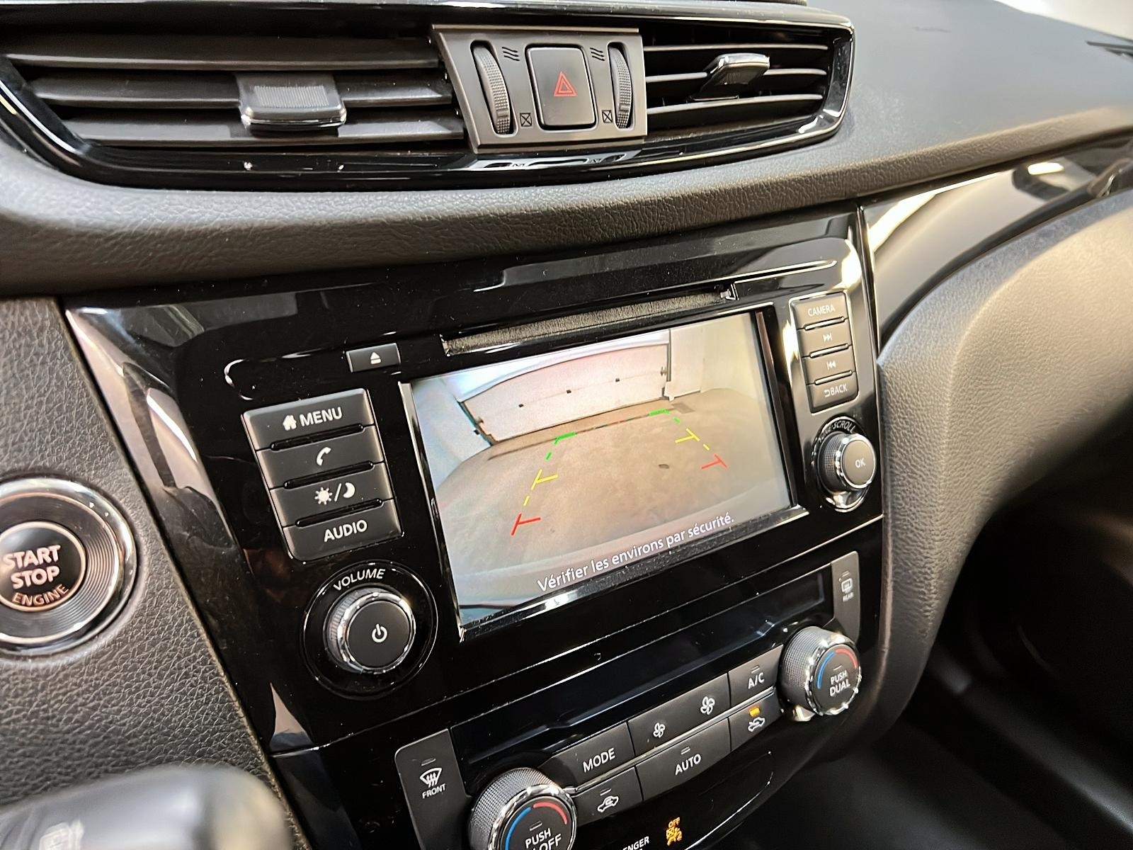 Nissan Qashqai SV TOIT 4RM 2019 - image #17