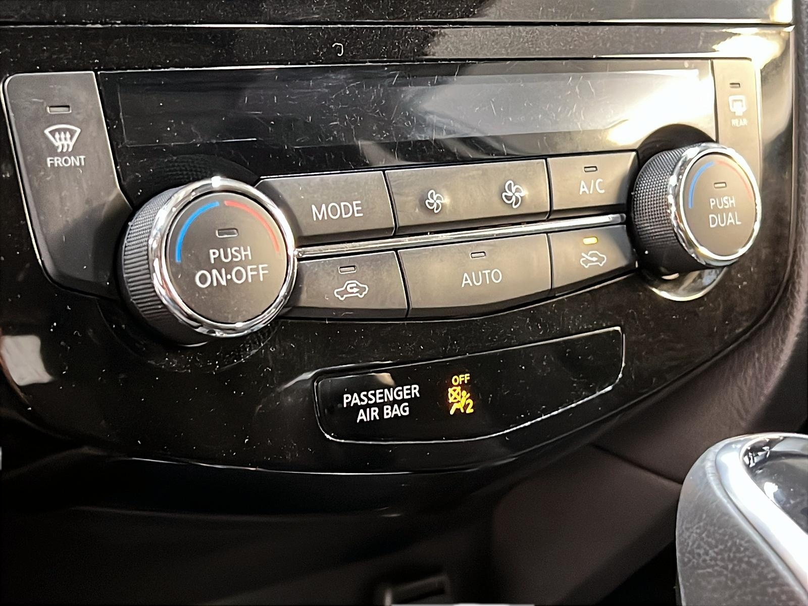 Nissan Qashqai SV TOIT 4RM 2019 - image #15
