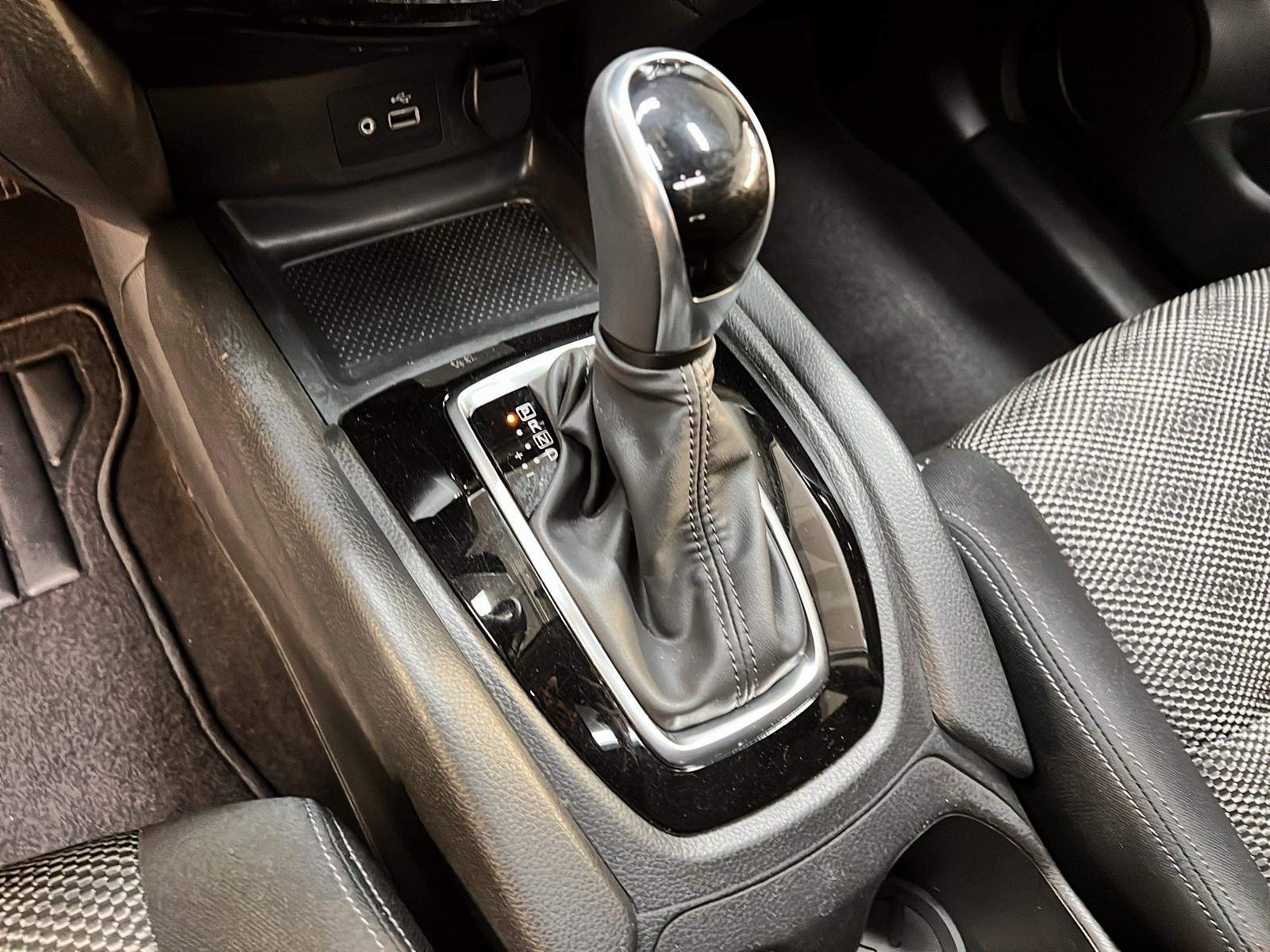 Nissan Qashqai SV TOIT 4RM 2019 - image #14