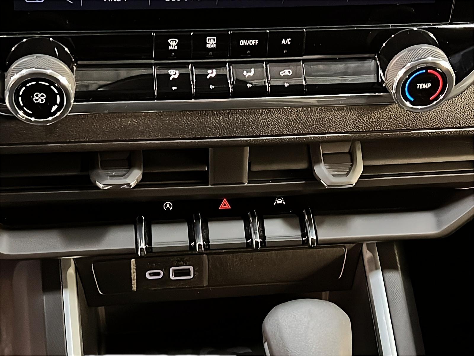 Chevrolet Colorado WT PREFERRED CREW CAB 4X4 2023 - image #14