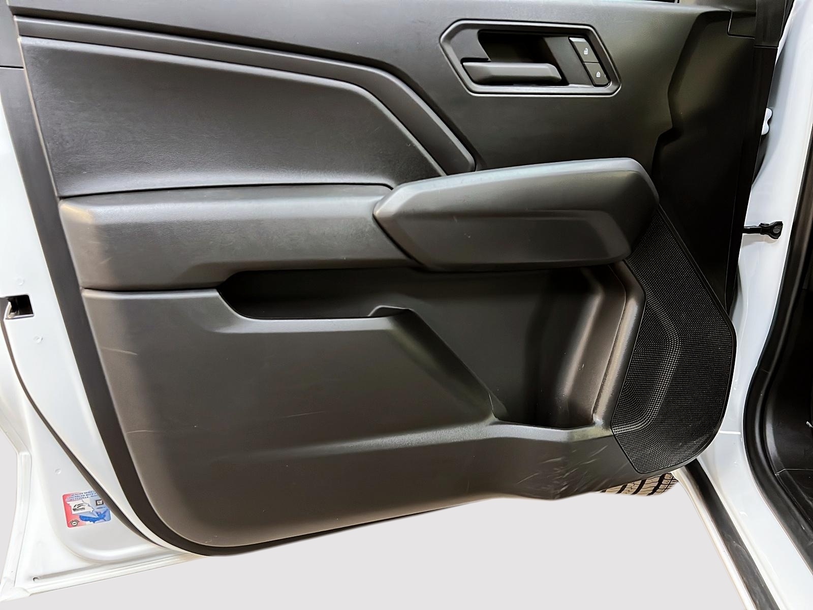 Chevrolet Colorado WT PREFERRED CREW CAB 4X4 2023 - image #22