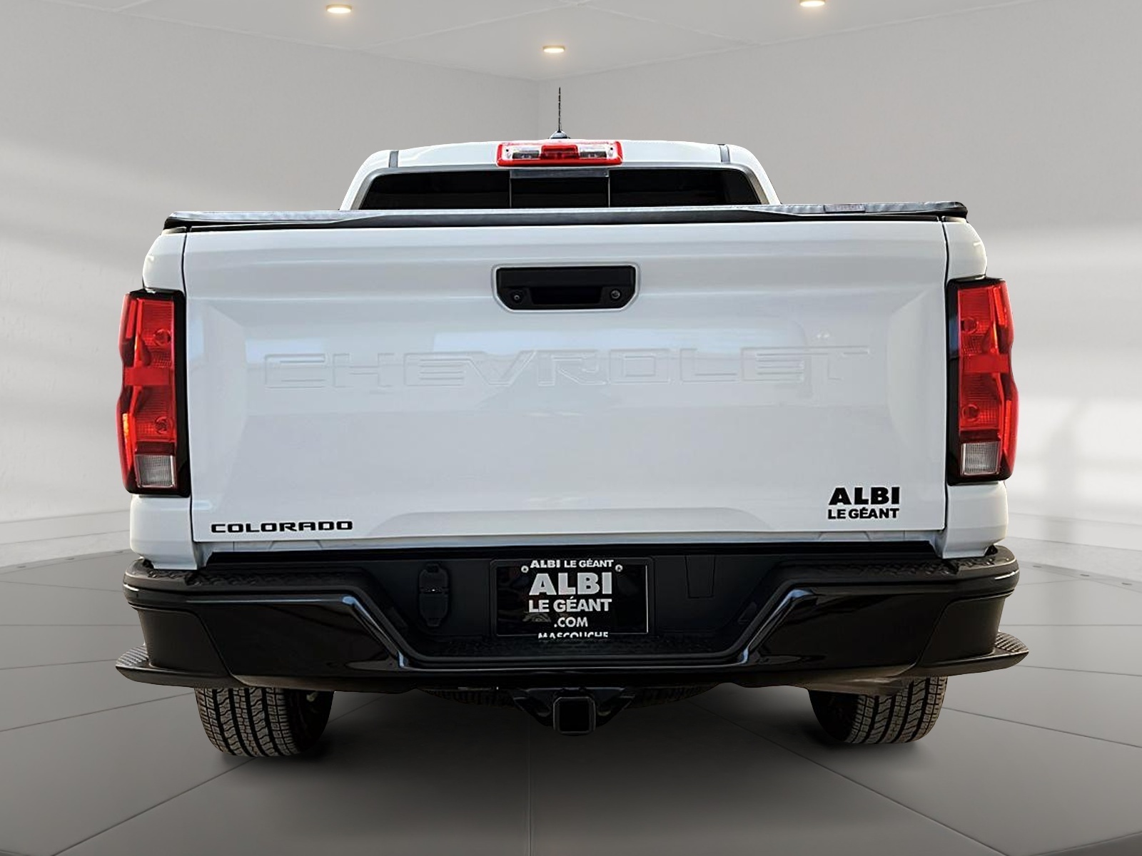 Chevrolet Colorado WT PREFERRED CREW CAB 4X4 2023 - image #5