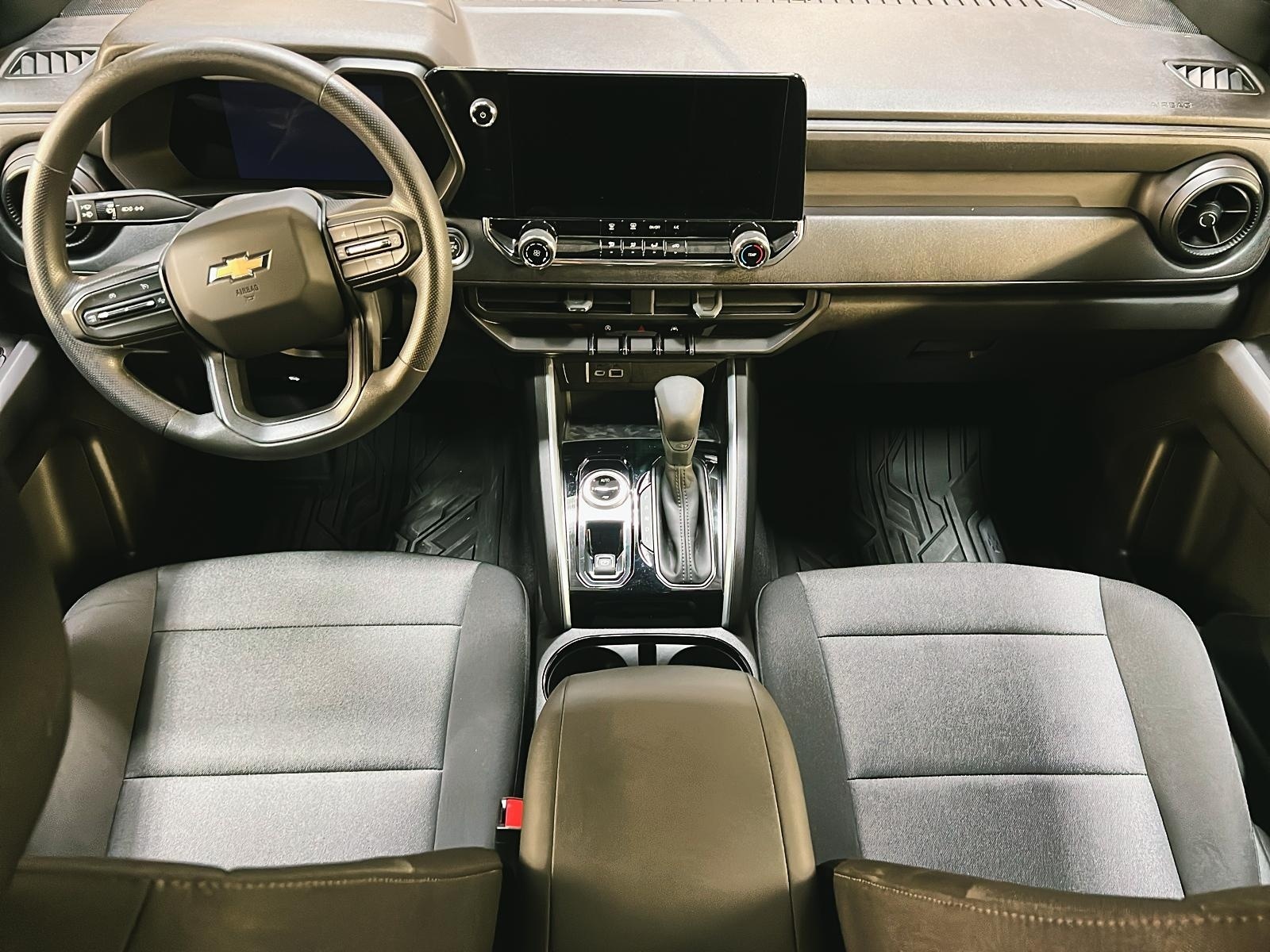 Chevrolet Colorado WT PREFERRED CREW CAB 4X4 2023 - image #10