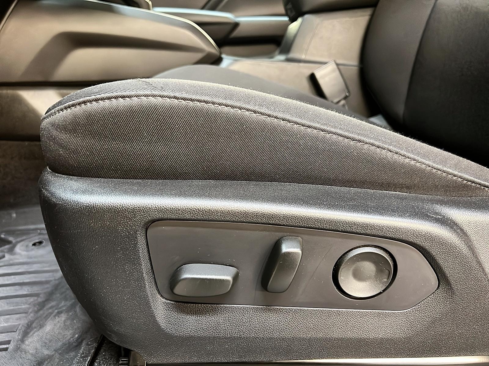 Chevrolet Colorado WT PREFERRED CREW CAB 4X4 2023 - image #23