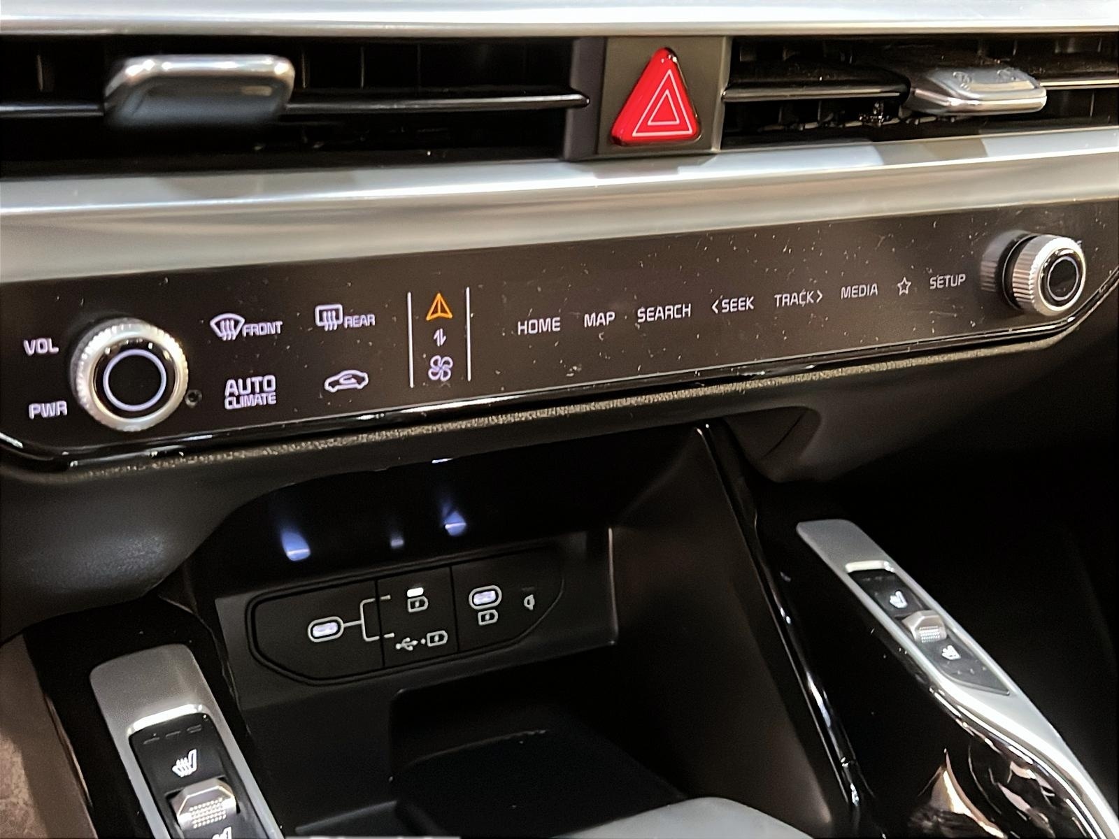 Kia Sorento X-LINE LIMITED CUIR TOIT PANO NAV 4RM 2025 - image #17