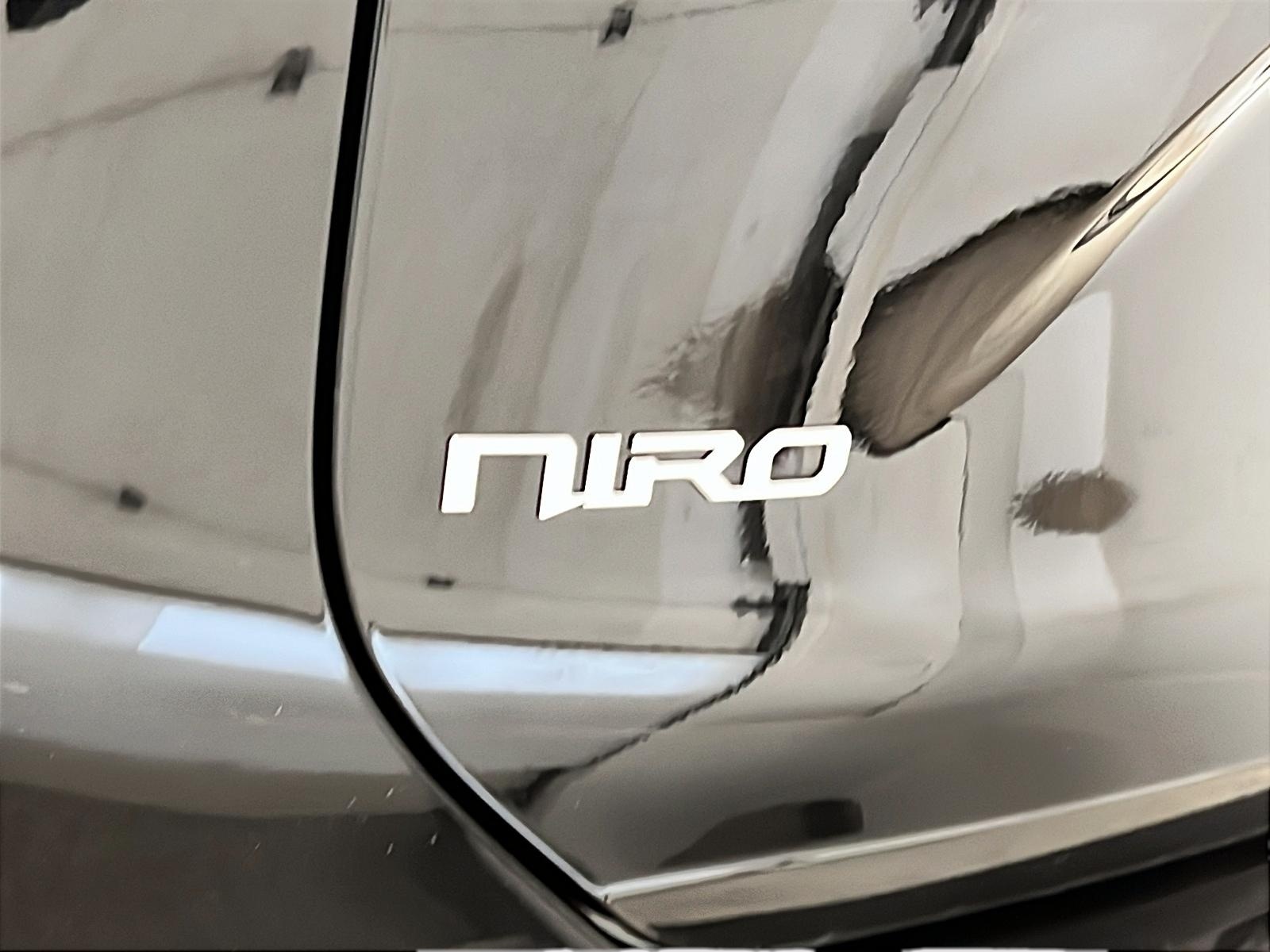 Kia NIRO EV PREMIUM + NAV 2023 - image #27
