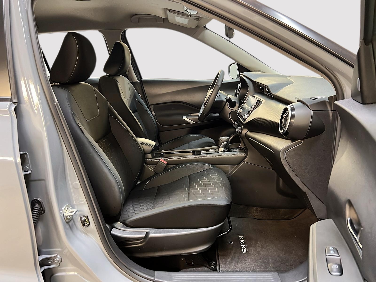 Nissan Kicks SV SPECIAL EDITION 2023 - image #8