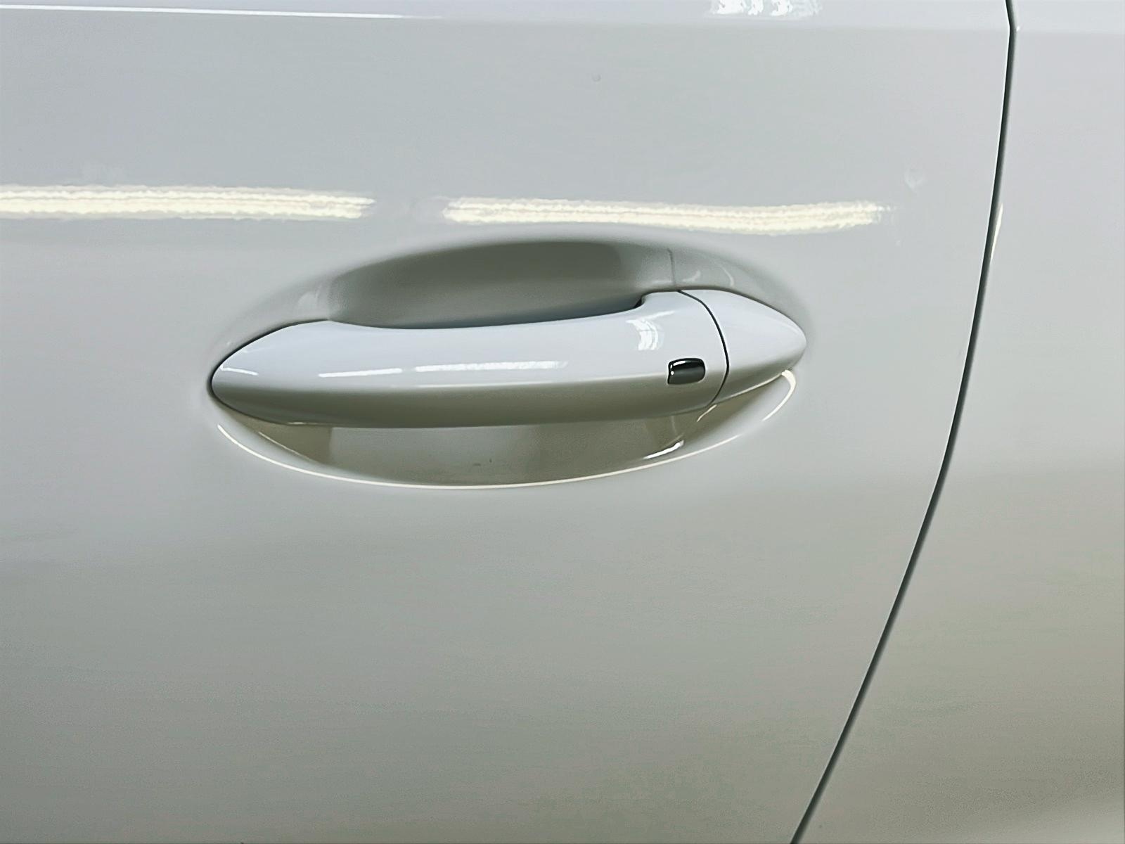 Chevrolet Bolt EUV 2LT 2023 - image #24