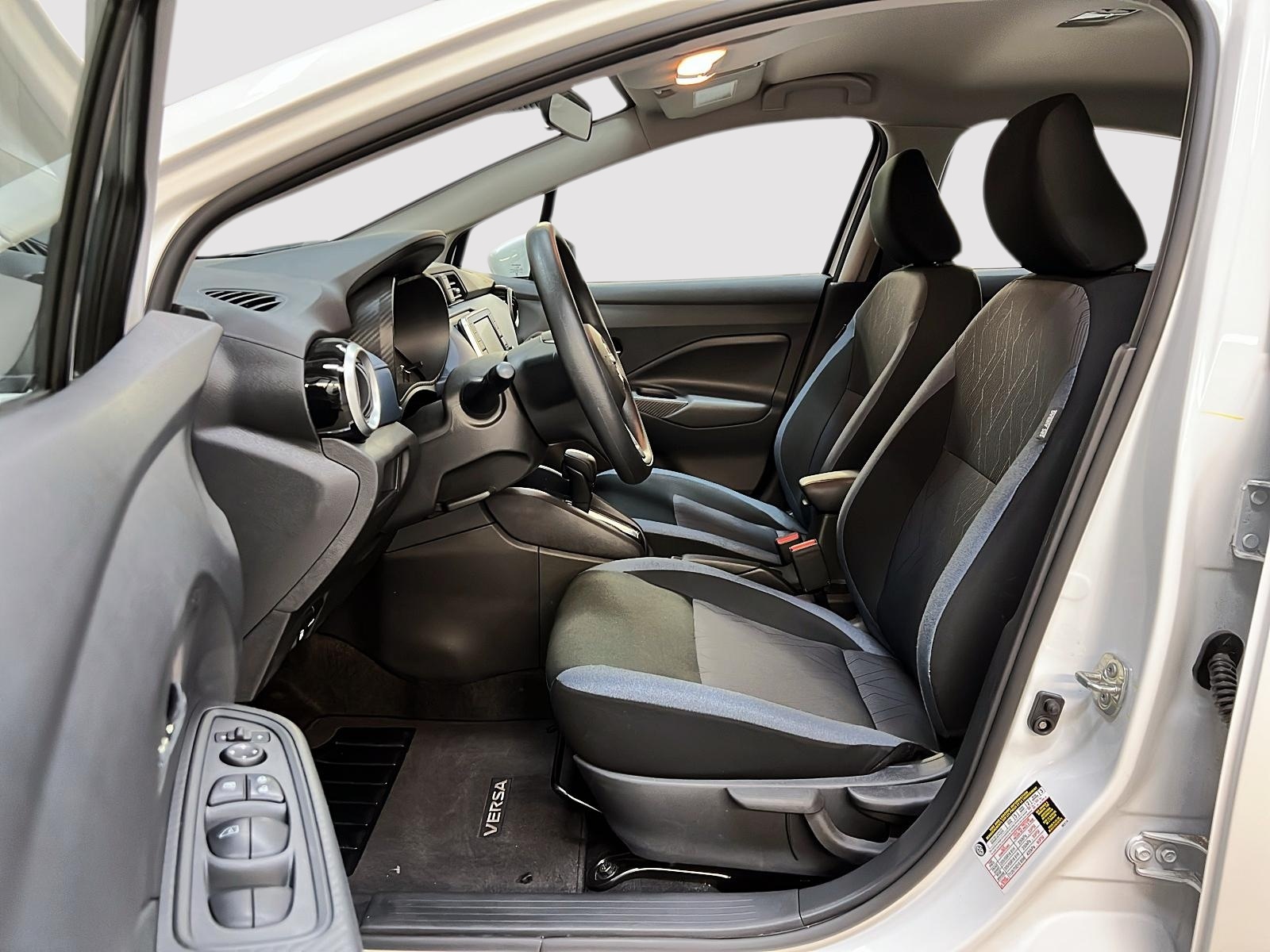 Nissan Versa SV 2025 — photo 7