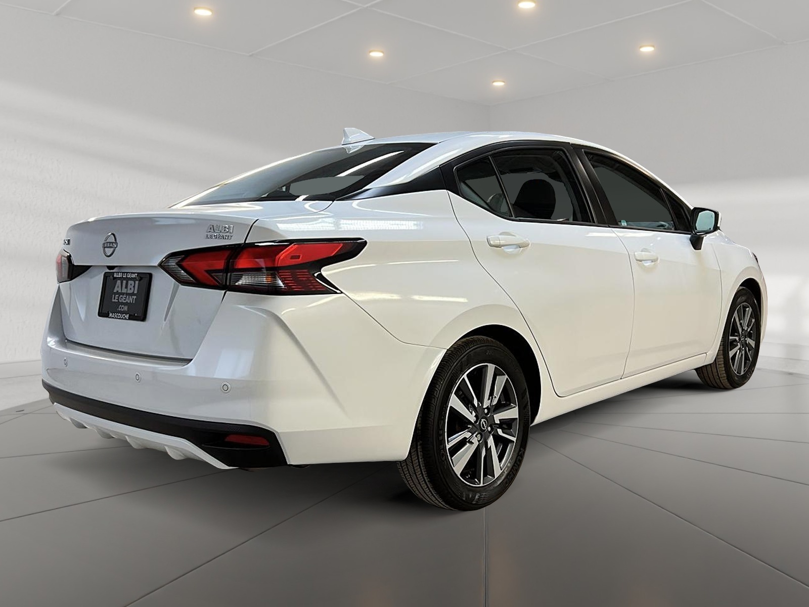 Nissan Versa SV 2025 — photo 4