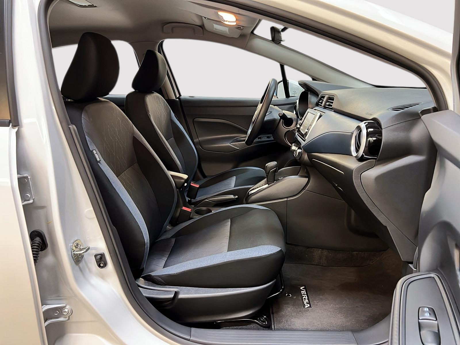 Nissan Versa SV 2025 — photo 8