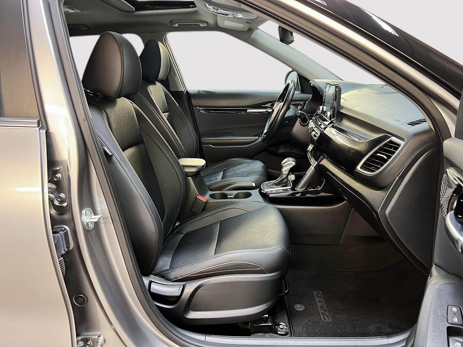 Kia SELTOS EX CUIR TOIT 4RM 2023 - image #8