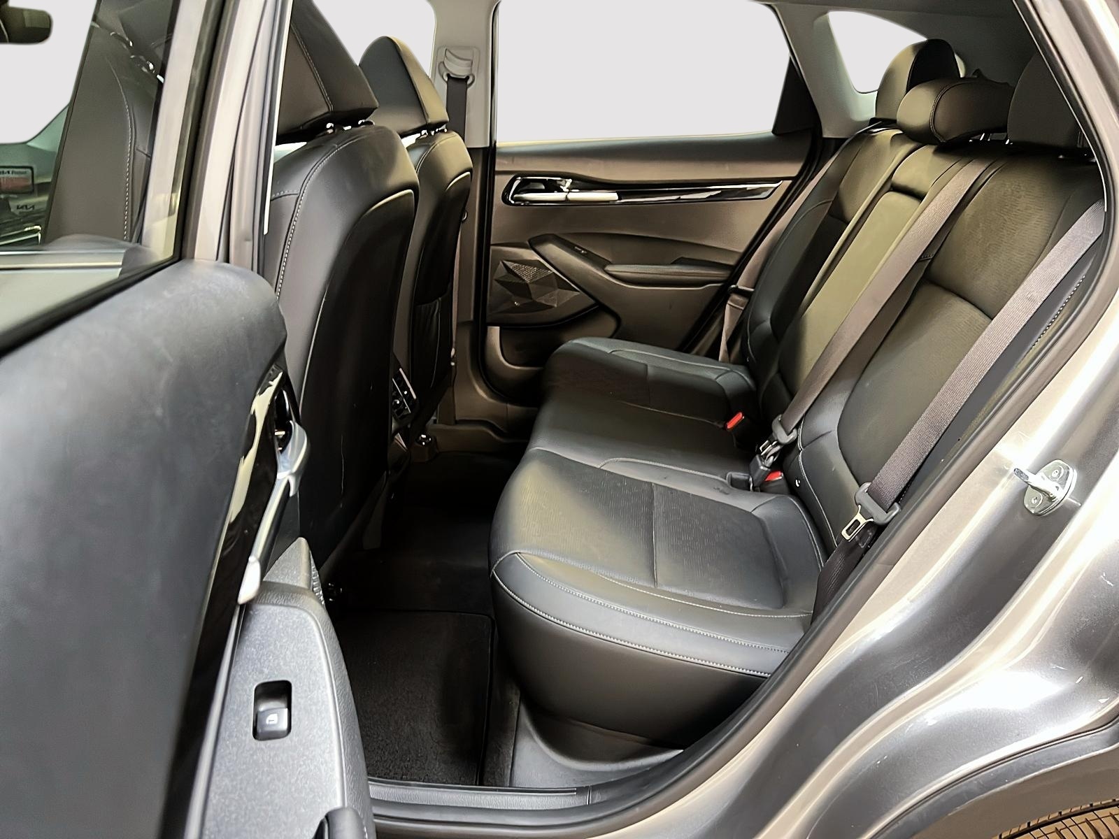 Kia SELTOS EX CUIR TOIT 4RM 2023 - image #9